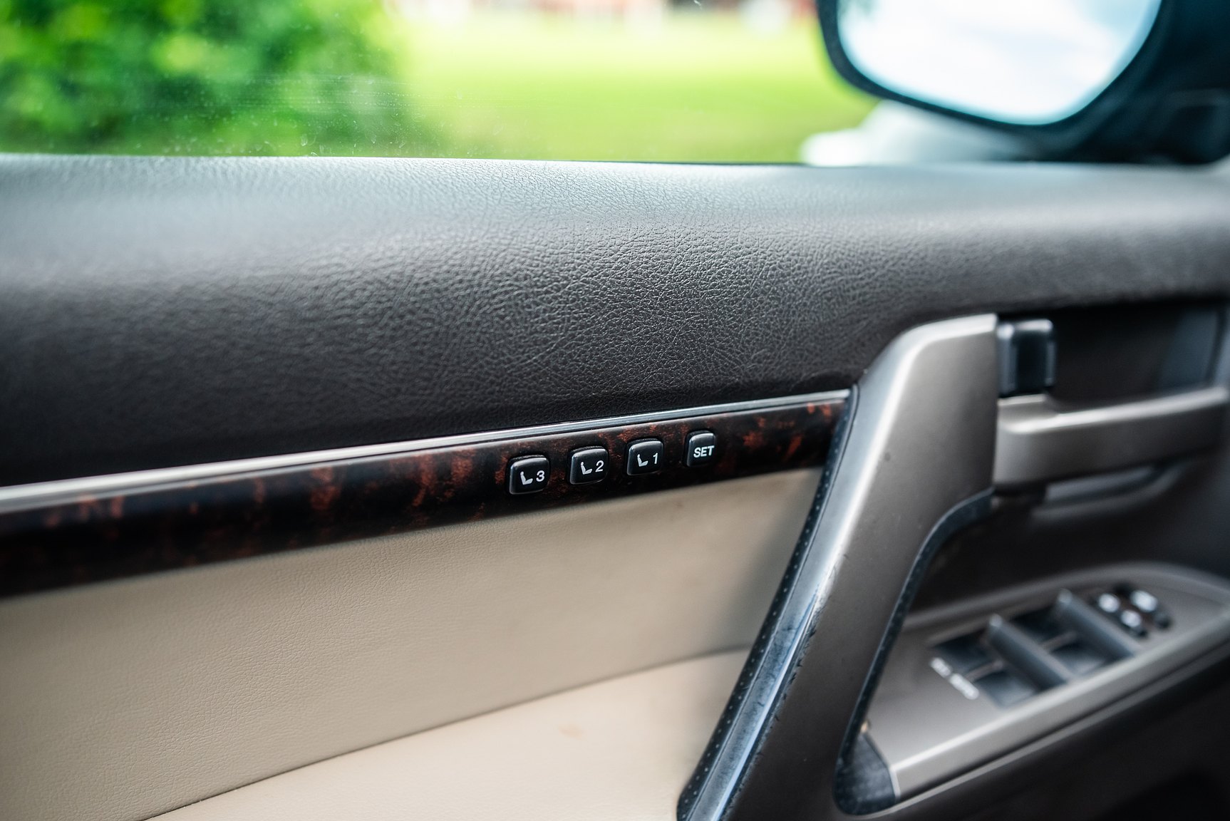 Interior image of 2008 Toyota Land Cruiser 4.5 4WD V8