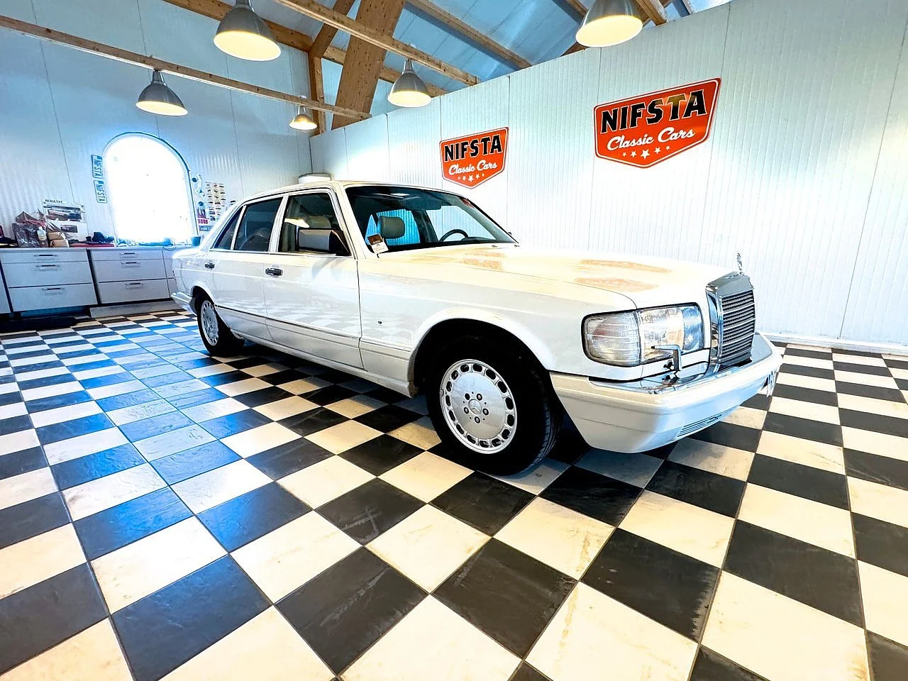 Bild von 1991 Mercedes-Benz S560 (6)
