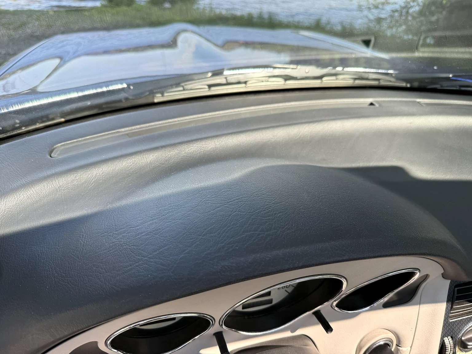 Interior image of 1997 Mercedes-Benz 230 SLK (23)