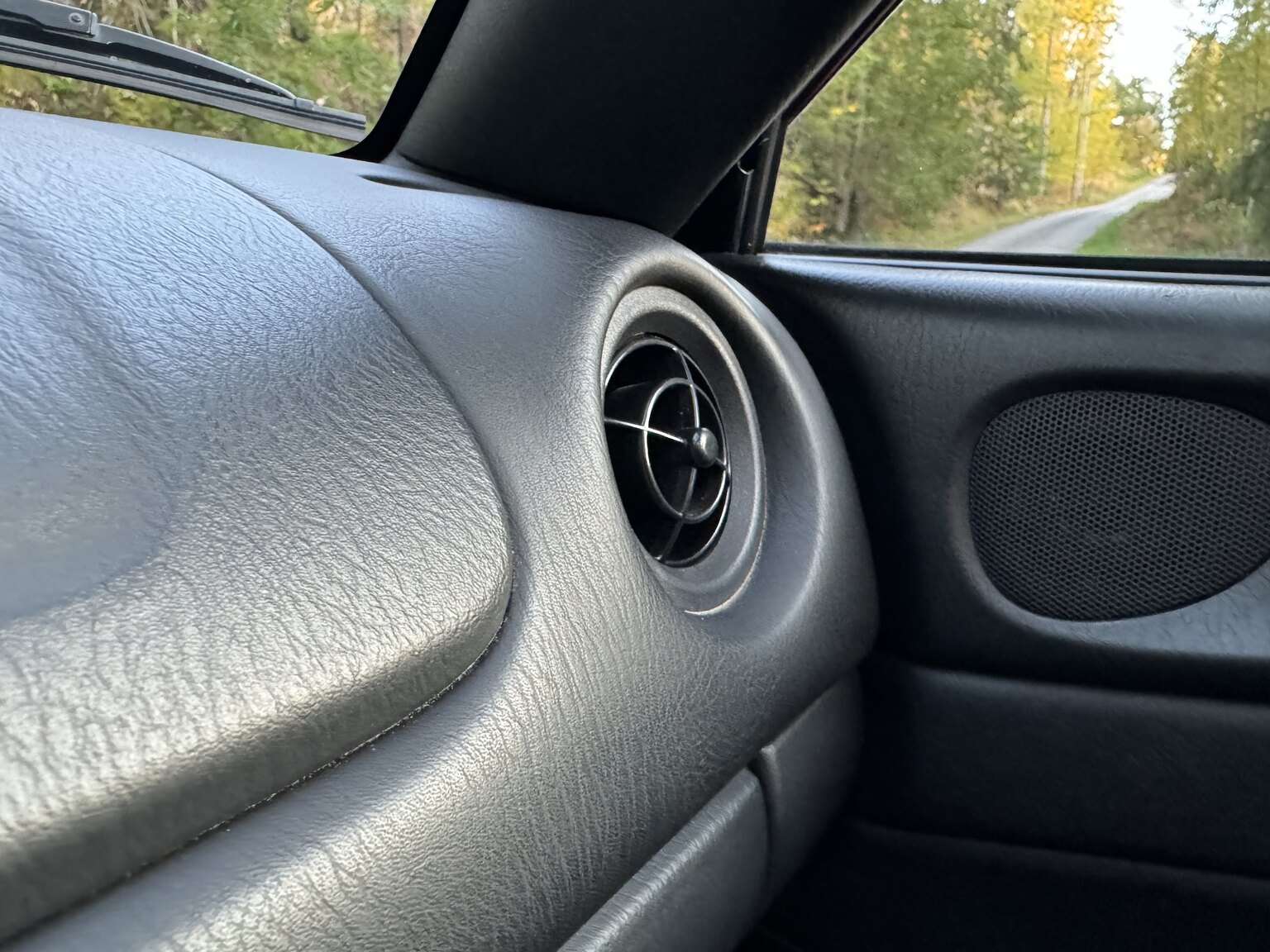 Innenraumfoto von 2004 Mazda MX-5