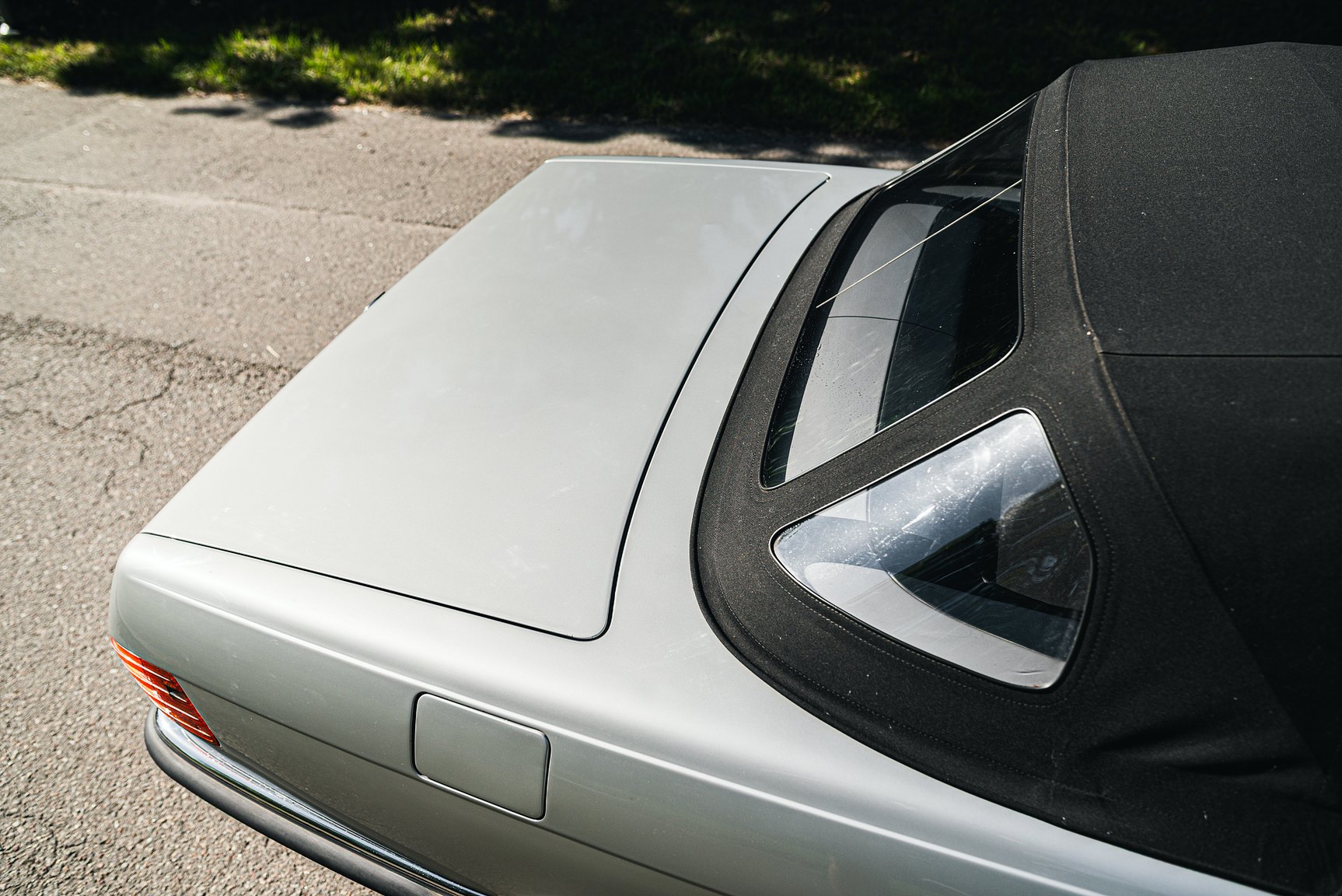 Exterior image of 1972 Mercedes-Benz 350 SL