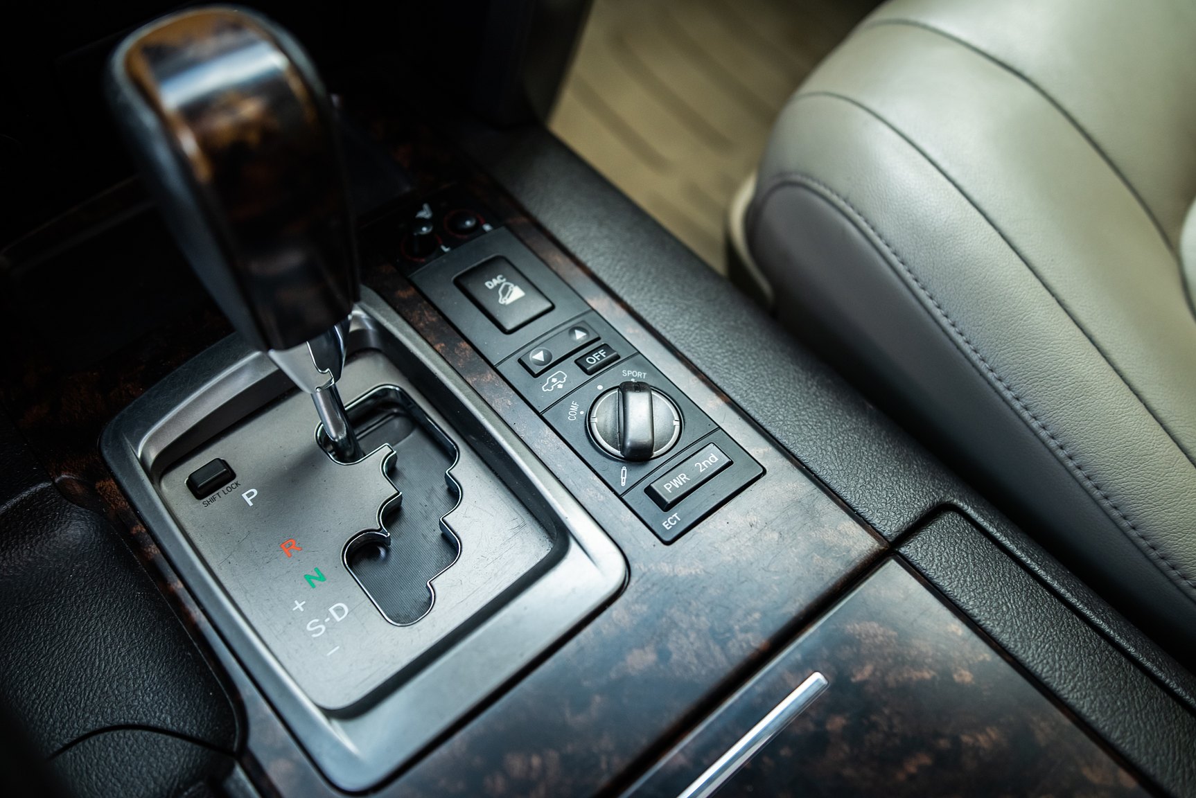 Interior image of 2008 Toyota Land Cruiser 4.5 4WD V8