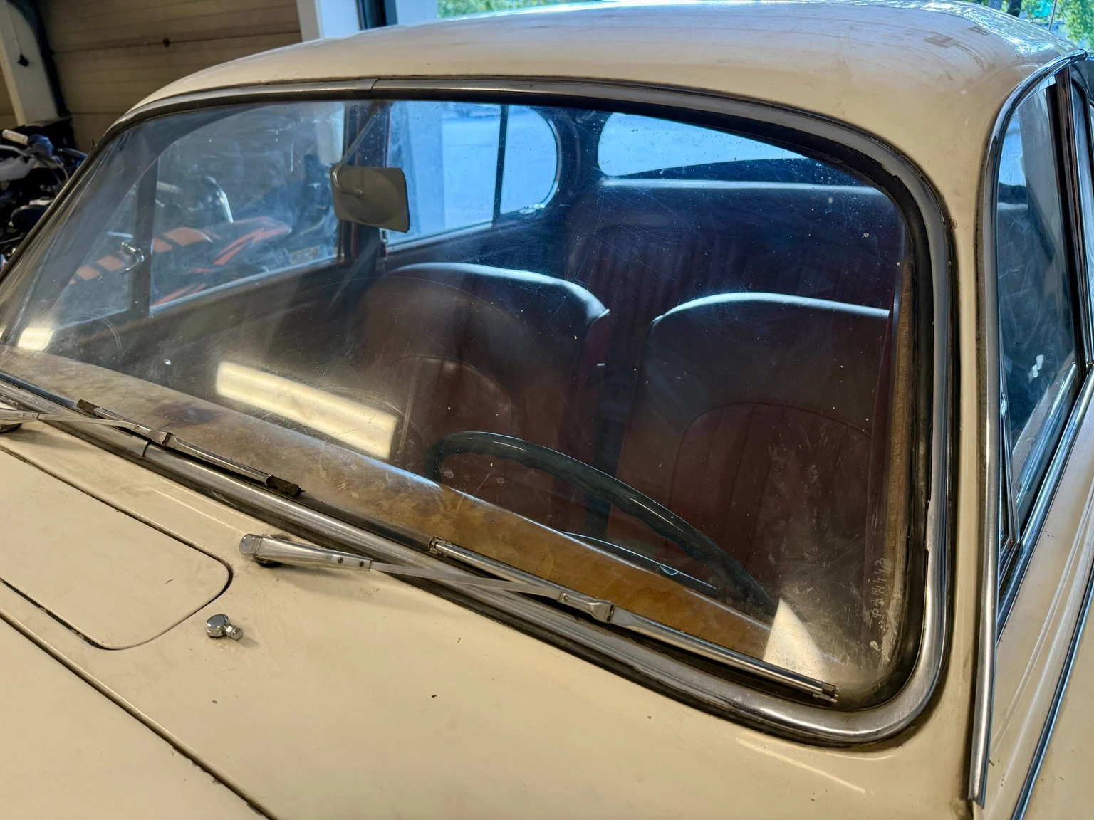 Exteriörbild på 1961 Jaguar Mark 2 (16)