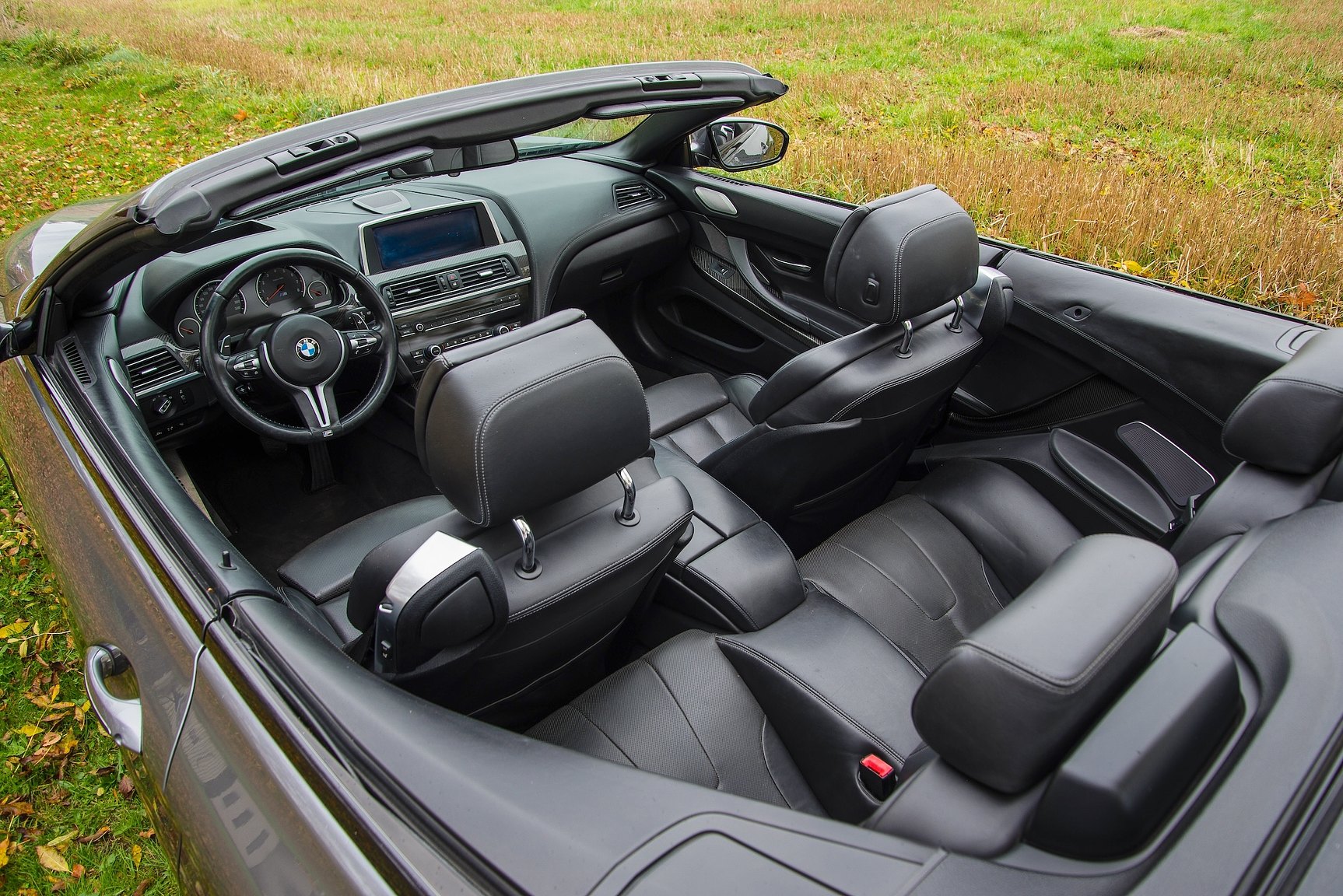 Interior image of 2014 BMW M6C