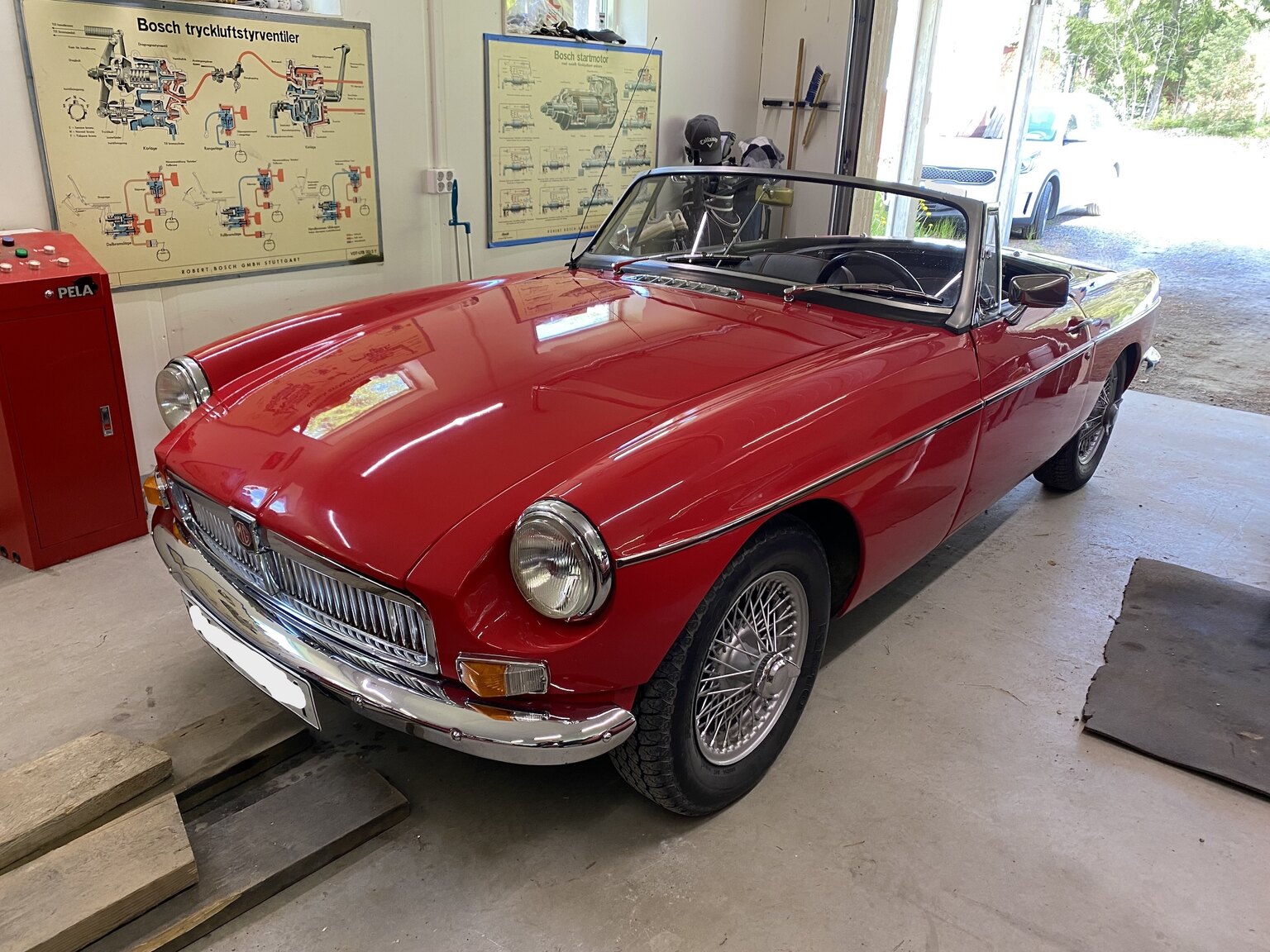 Exterior image of 1967 MG MGB 1800