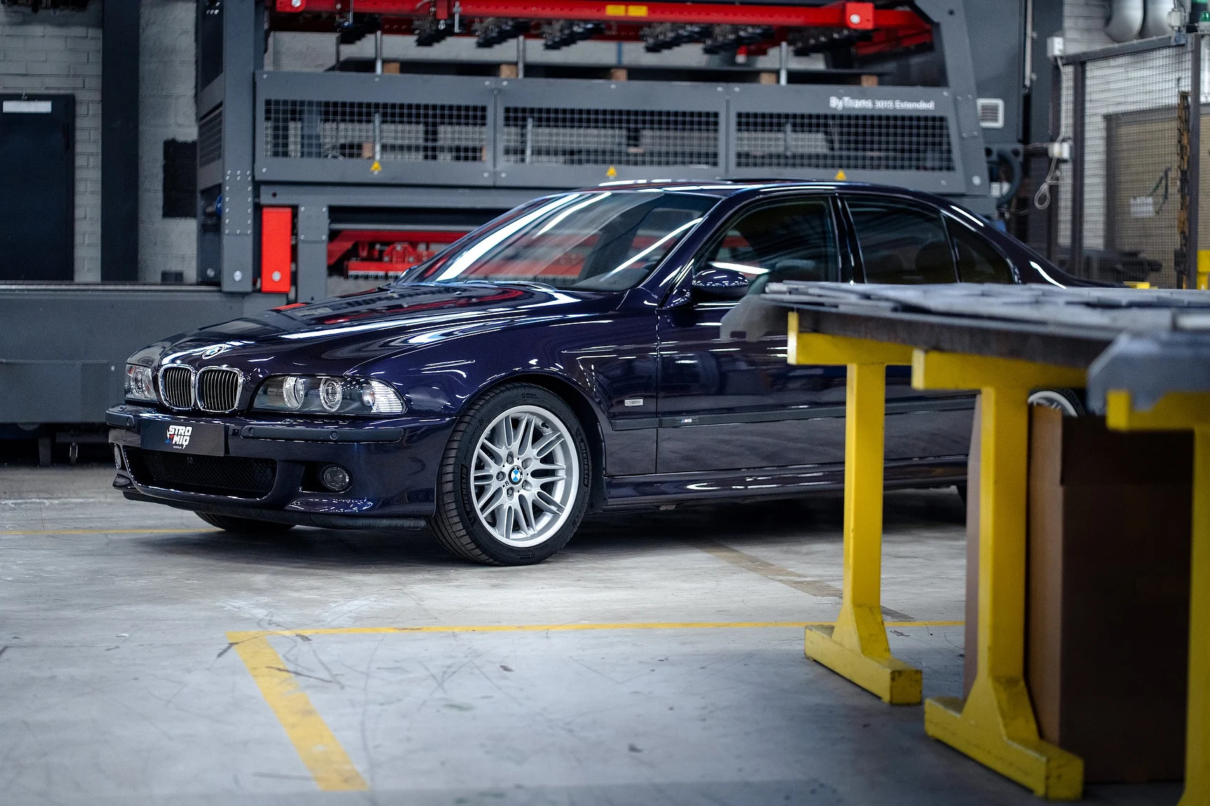 Exterior image of 2002 BMW M5 E39 (101)
