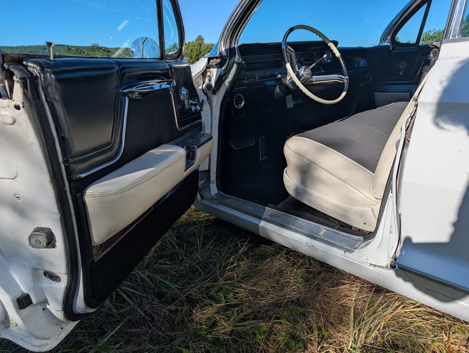 Innenraumfoto von 1962 Cadillac Sedan de Ville (1)