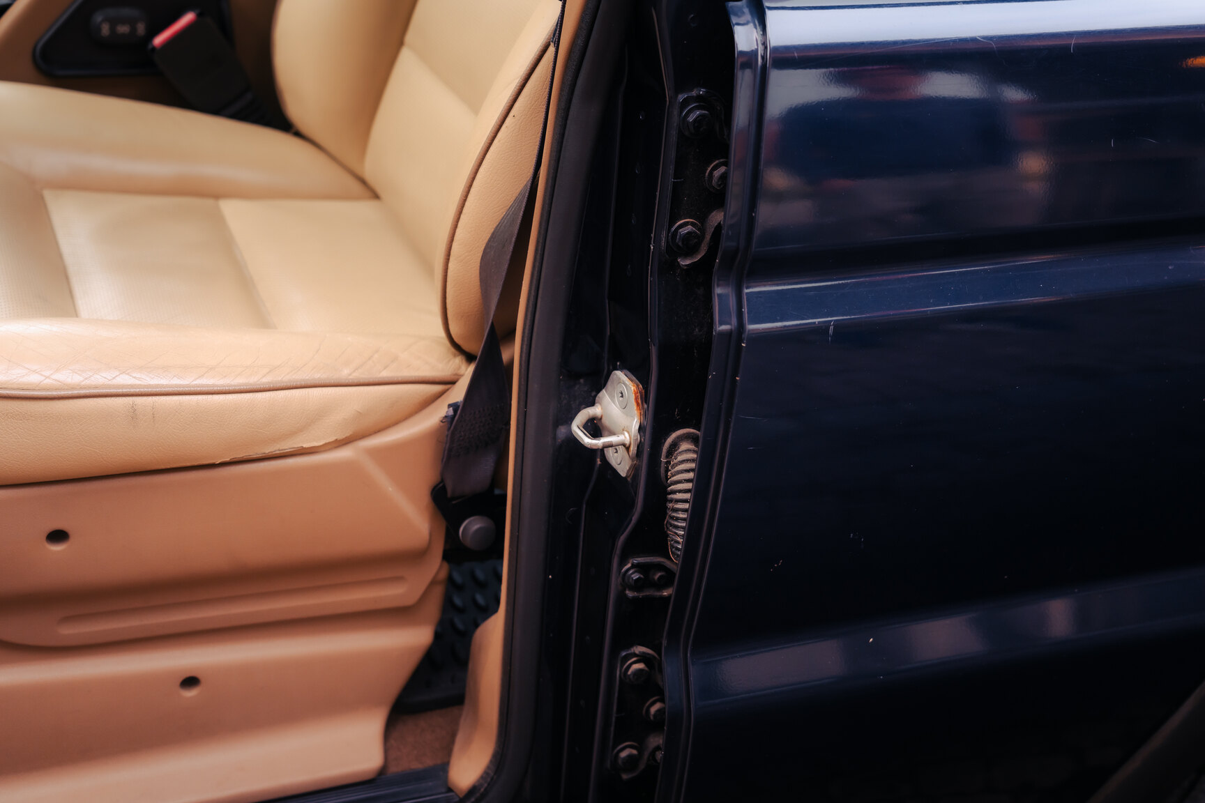 Interior image of 1999 Landrover Discovery II V8