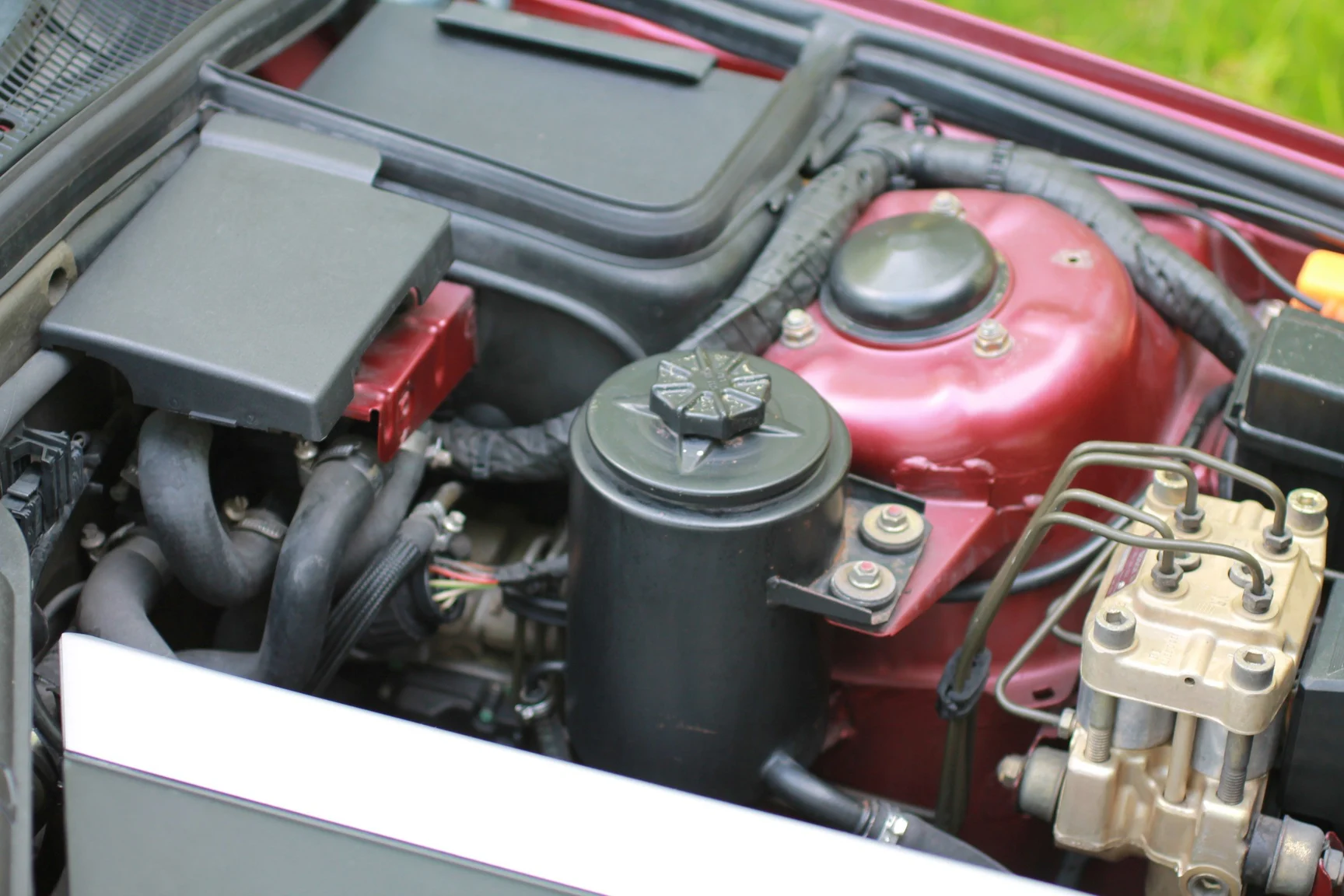 Image of 1993 BMW 540i Sedan (28) mechanics