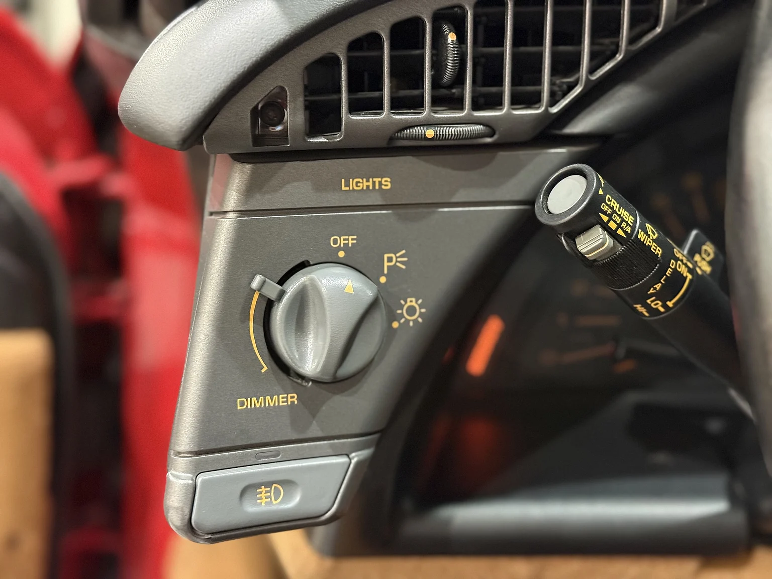 Innenraumfoto von 1990 Chevrolet Corvette ZR-1 (31)