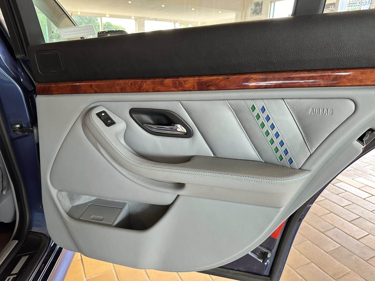 Innenraumfoto von 2002 ALPINA B10 V8S