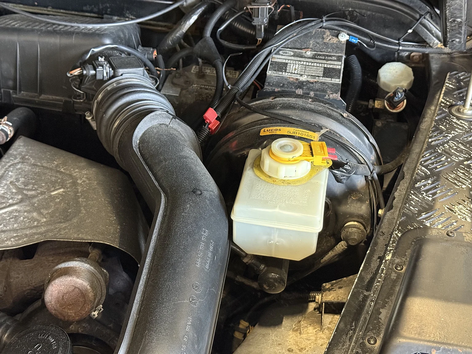 Image of 2000 Land Rover Defender 110 Tomb Raider (10) mechanics