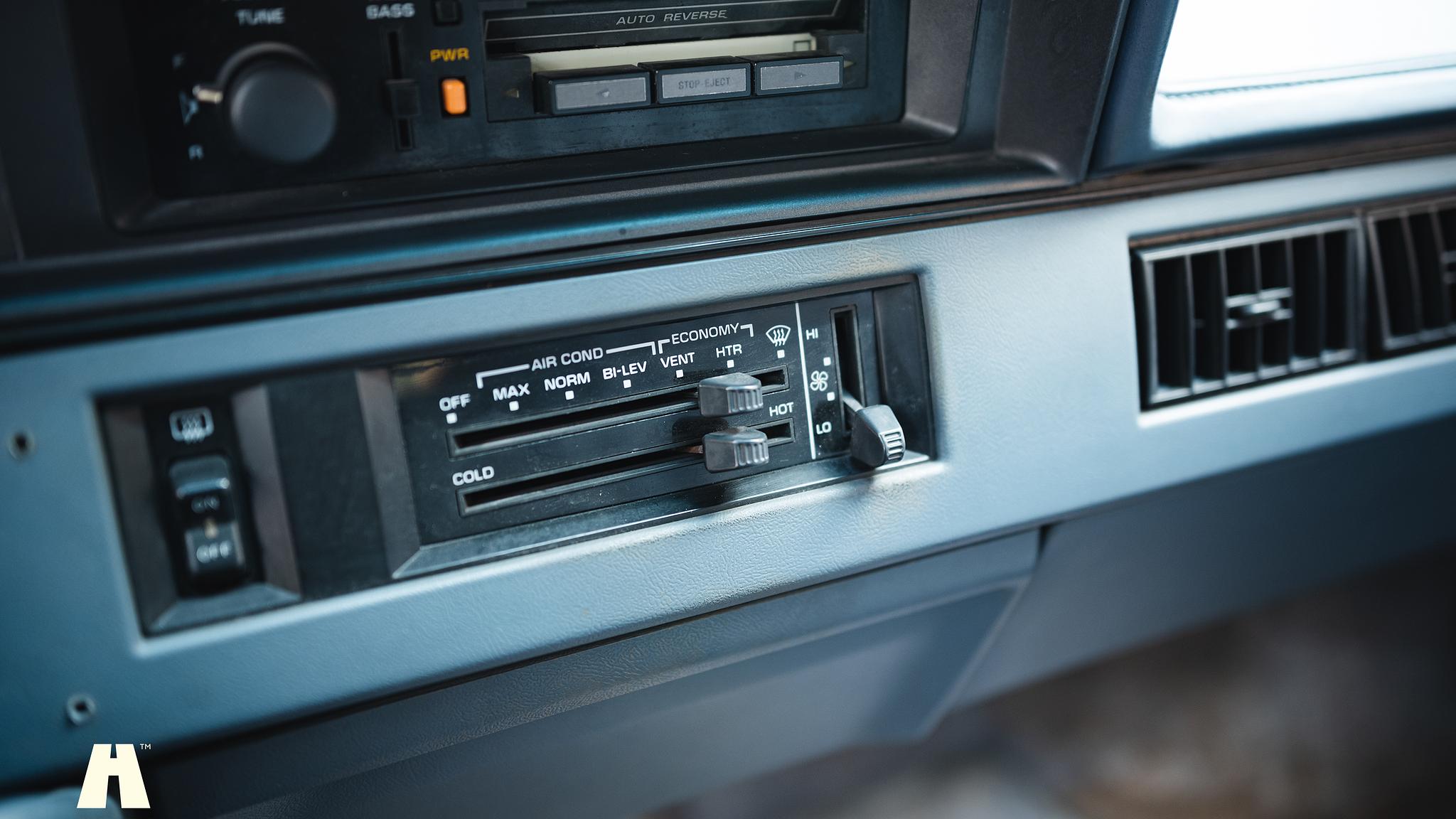 Innenraumfoto von 1994 Oldsmobile Cutlass Ciera Sedan 3.1 (79)