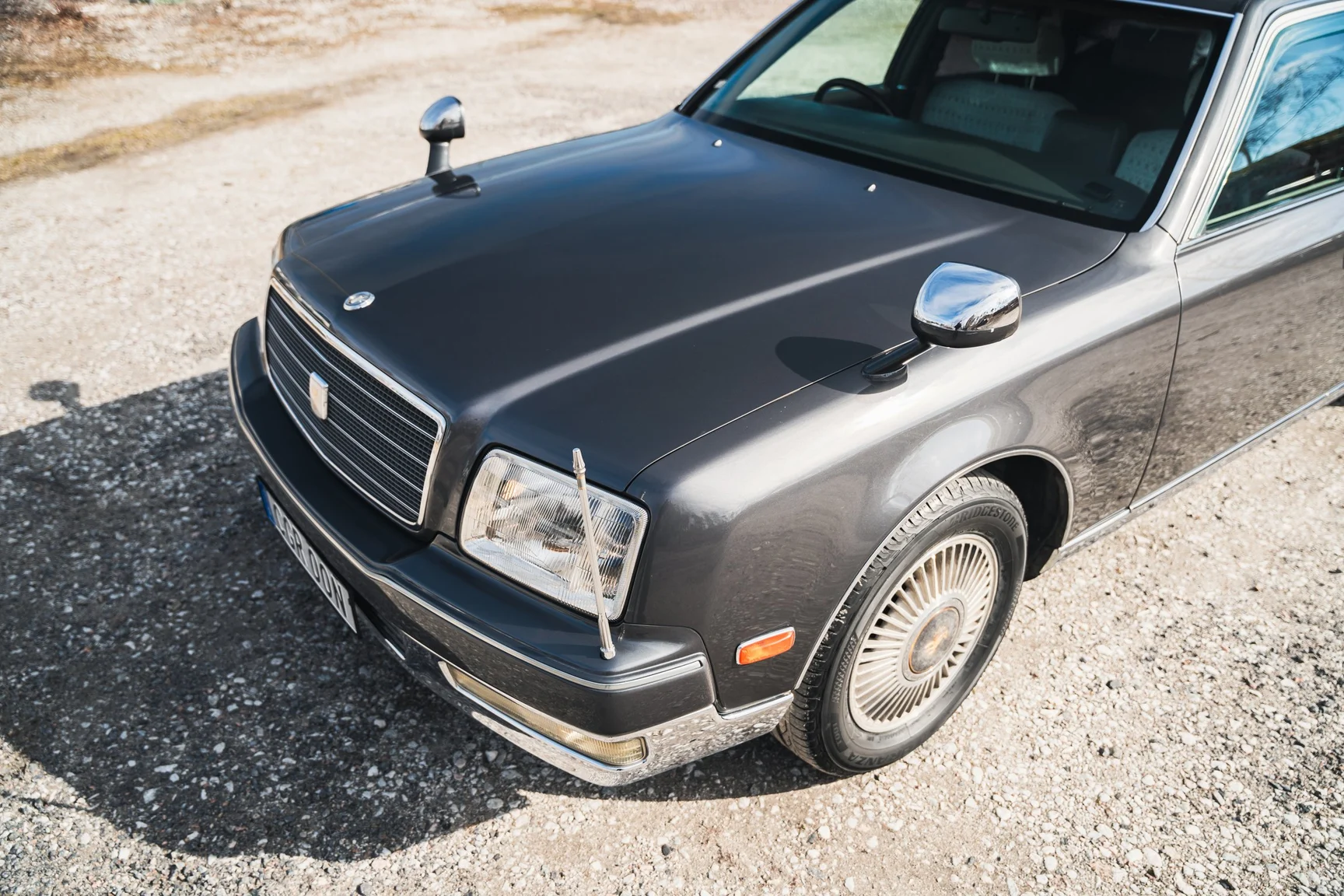 Exteriörbild på 2000 Toyota Century V12 G50 (10)