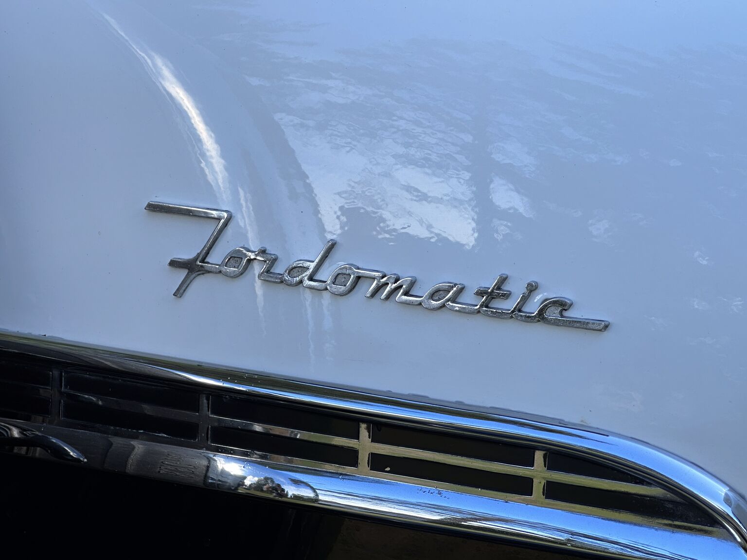 Exteriörbild på 1955 Ford Fairlane Crown Victoria