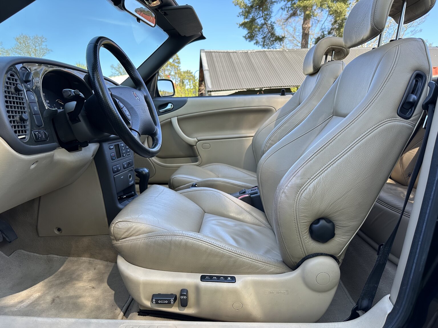 Interior image of 2003 SAAB 9-3 Aero Turbo Cabriolet