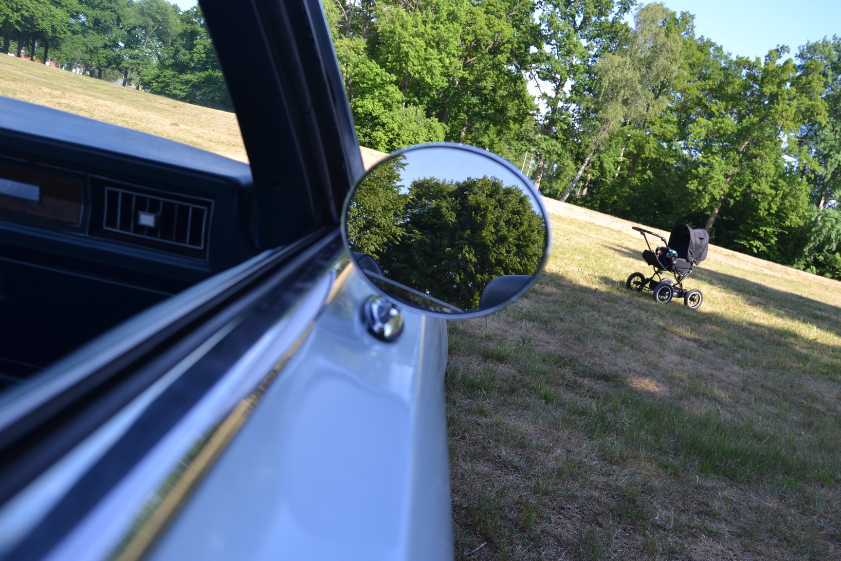 Exterior image of 1970 Oldsmobile Ninety eight Convertible (64)