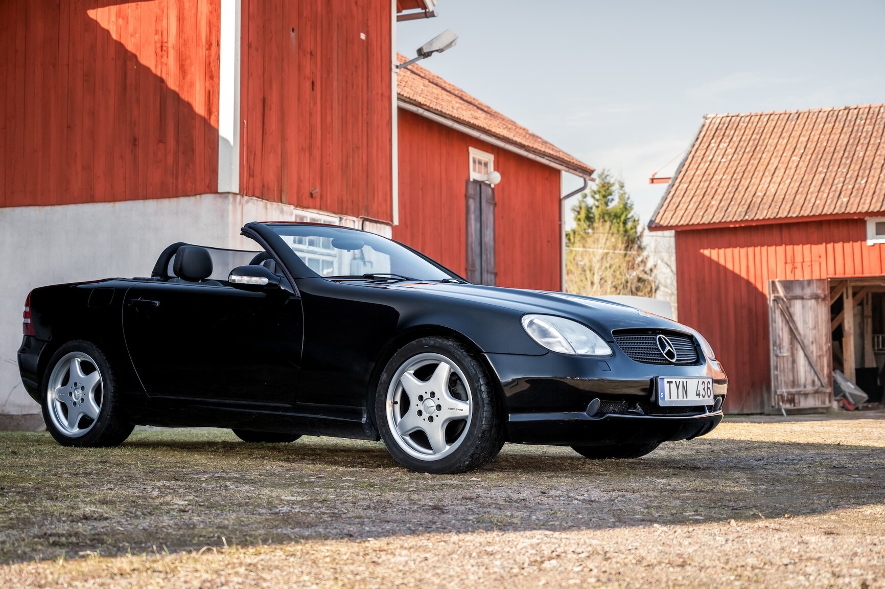 Exterior image of 2001 Mercedes-Benz SLK 320