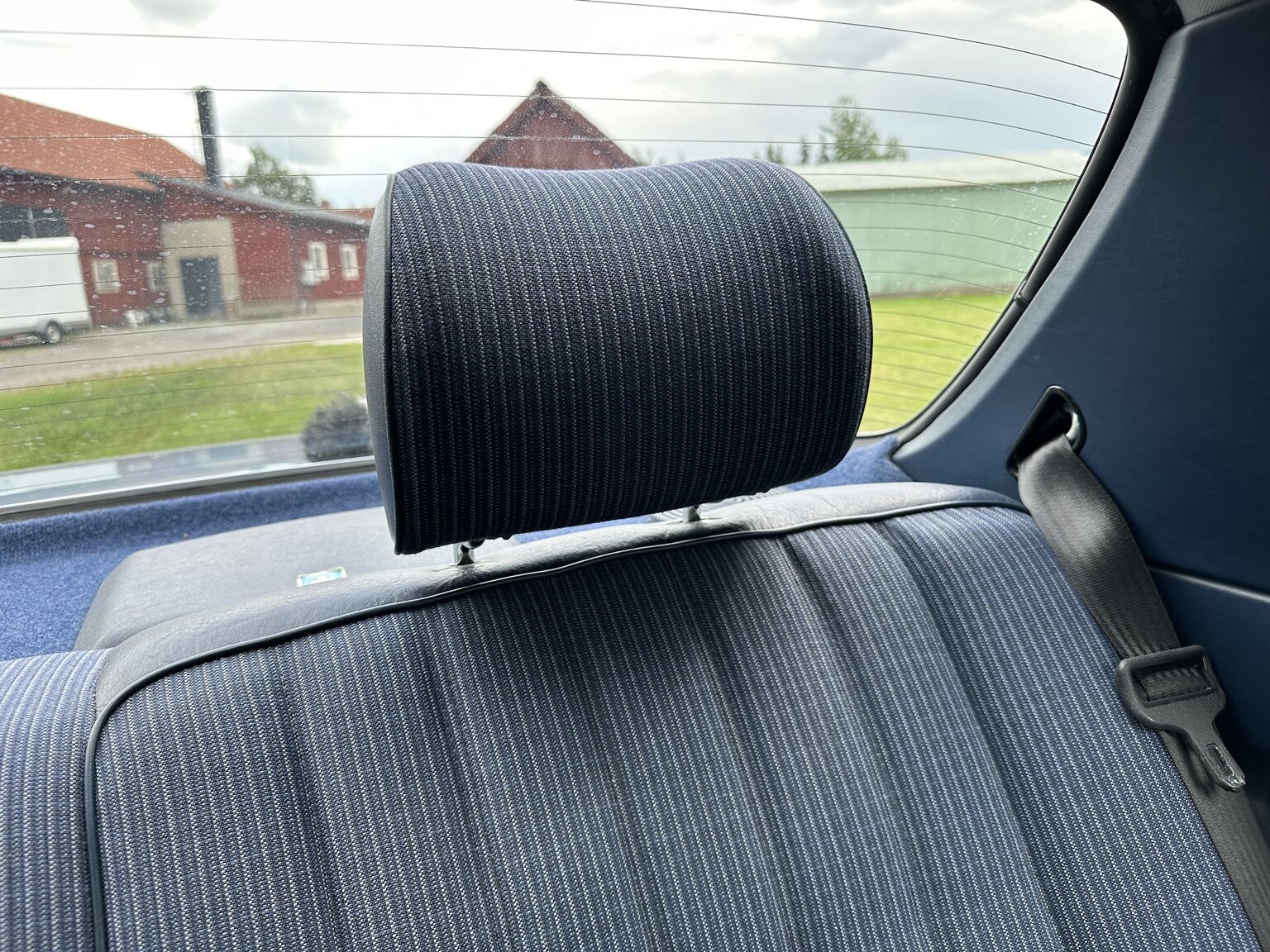 Interior image of 1984 Mercedes-Benz 230 CE