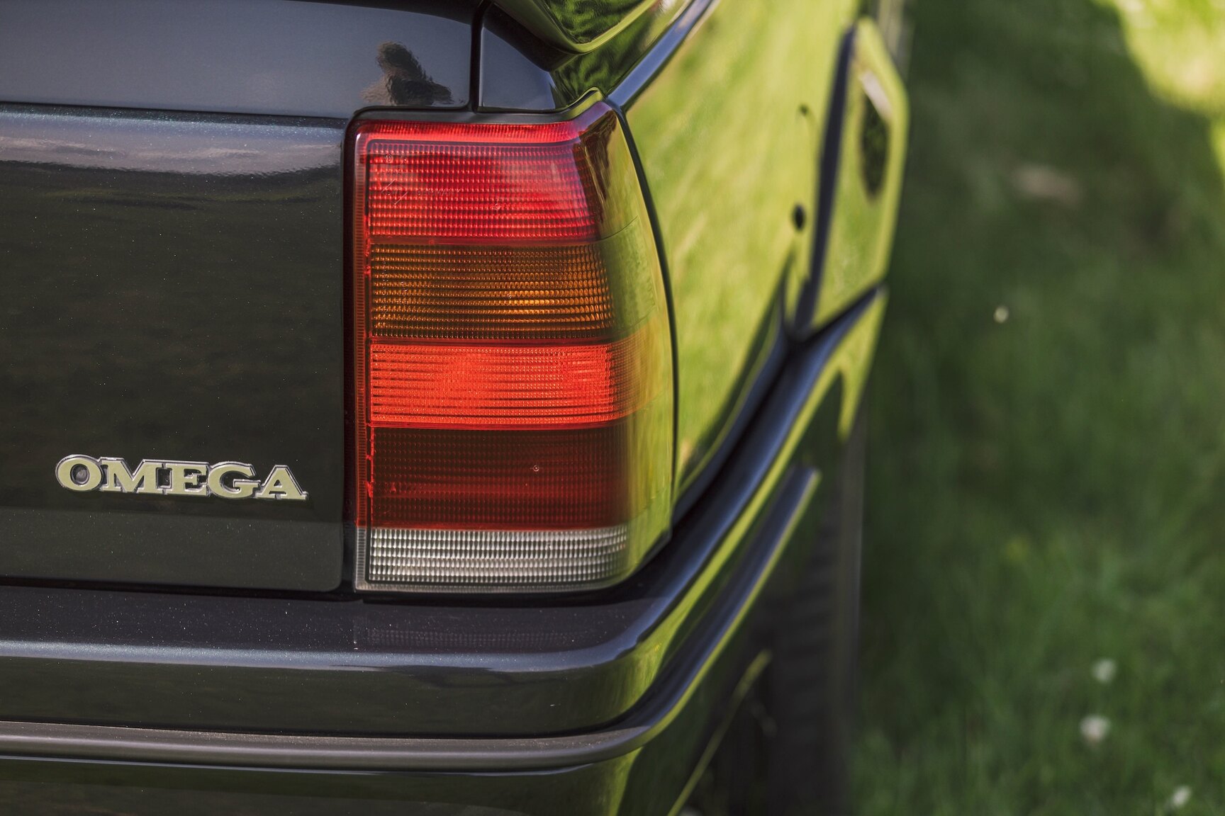 Exteriörbild på 1991 Lotus Omega