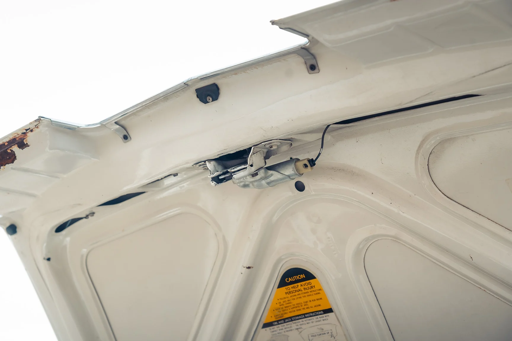 Interior image of 1984 Cadillac Eldorado Biarritz Convertible (61)