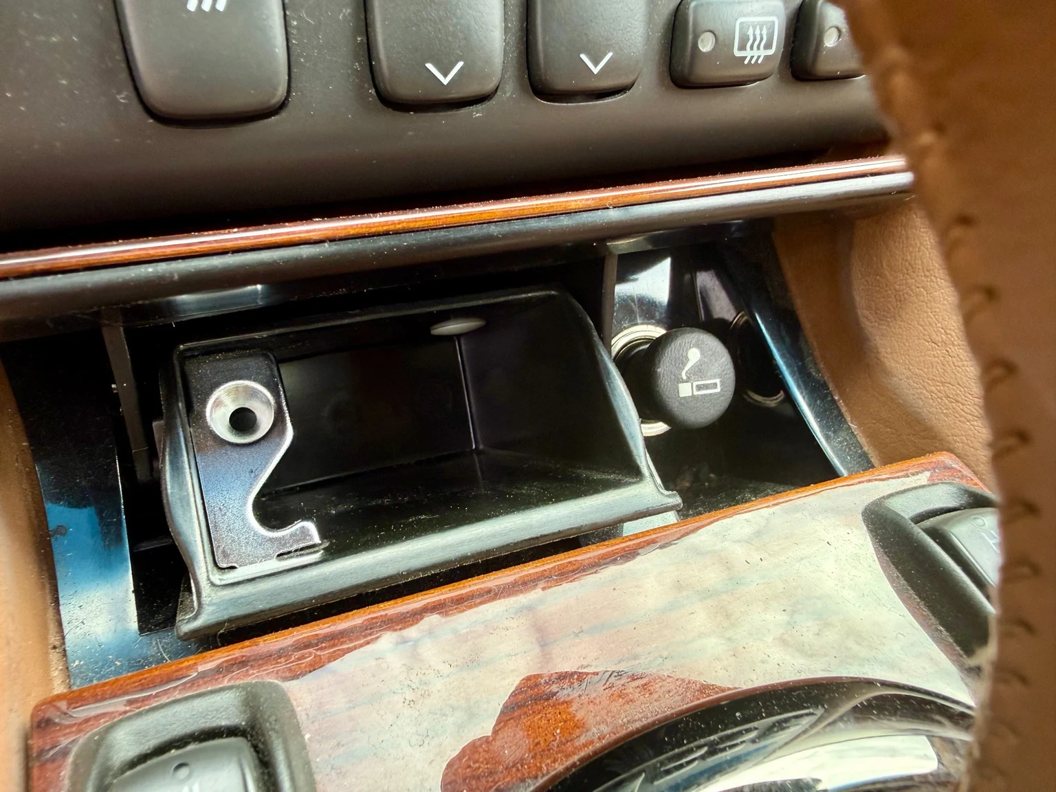 Innenraumfoto von 1997 Cadillac STS Seville 4.6 V8 (20)