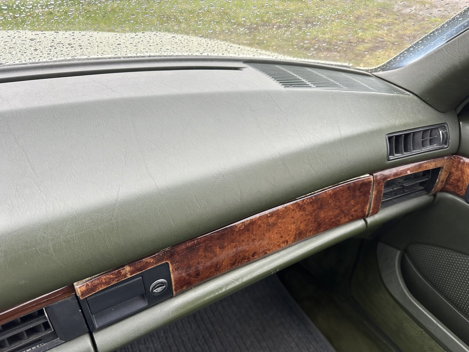 Interiörbild 1983 Mercedes-Benz 500 SEC