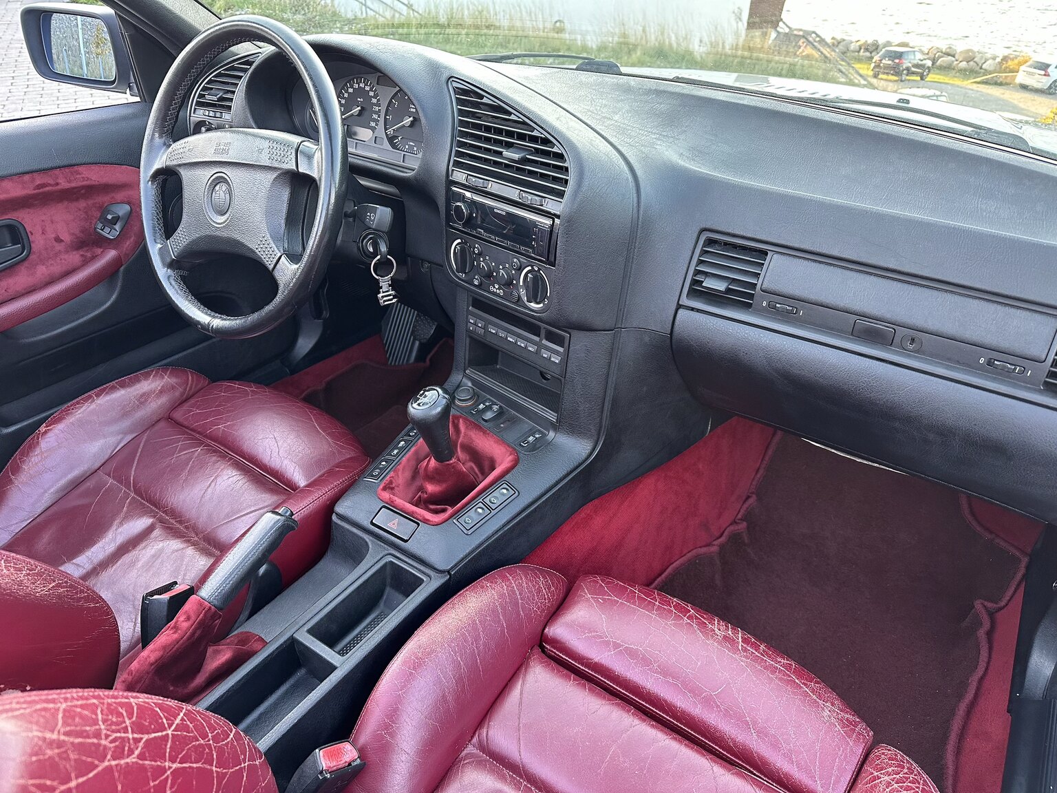 Interior image of 1993 BMW 325i Convertible