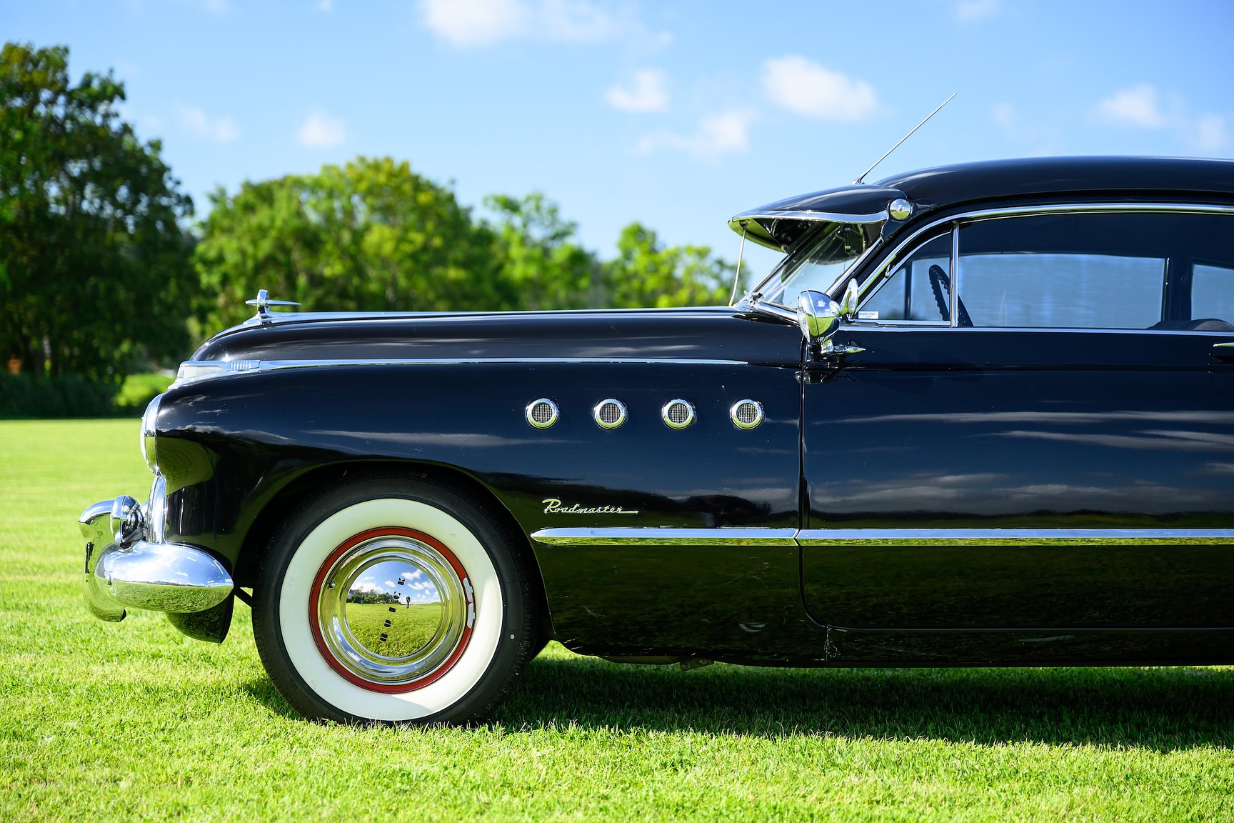 Exterior image of 1949 Buick Eight Roadmaster