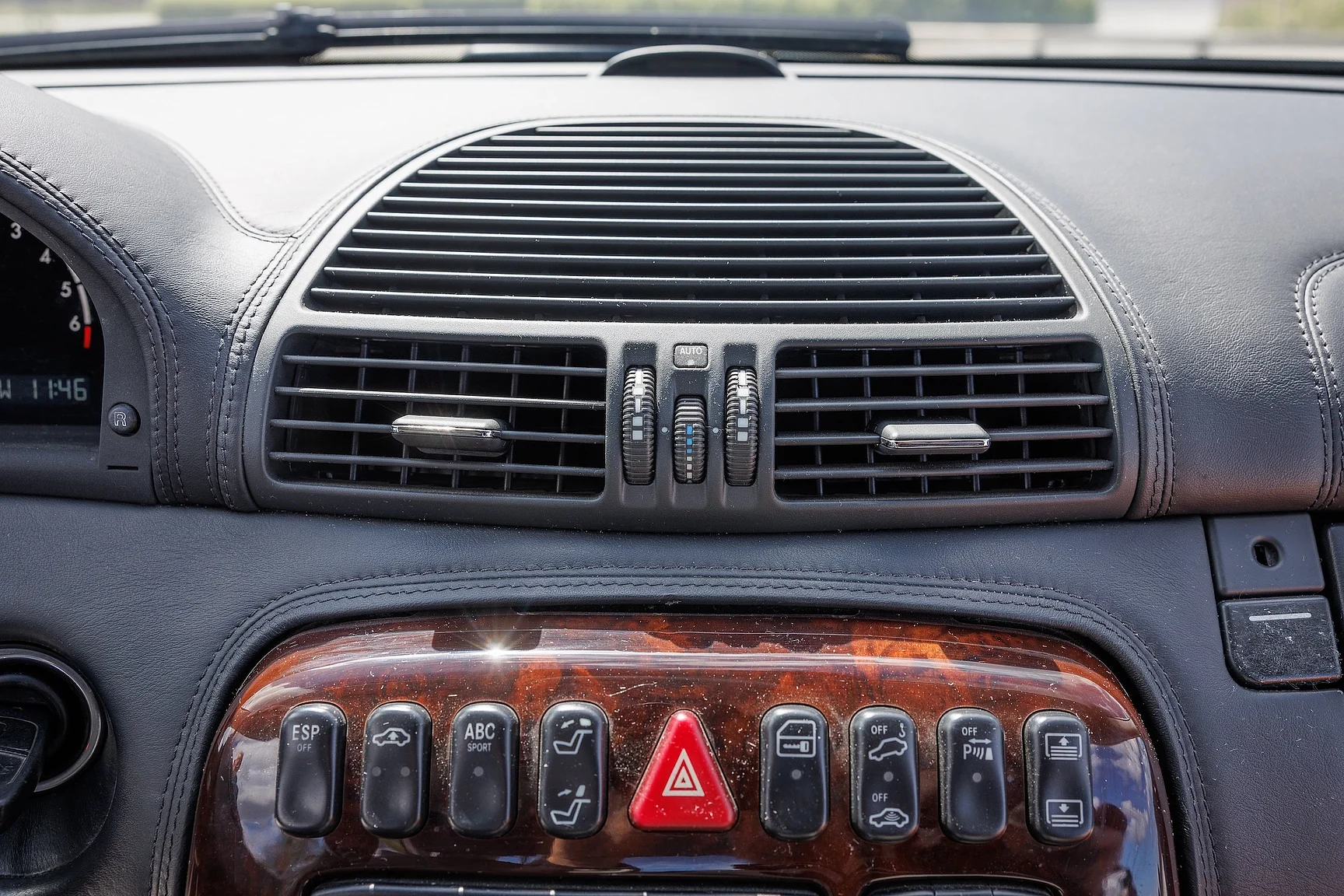 Interiörbild 2000 Mercedes-Benz CL 600 (82)