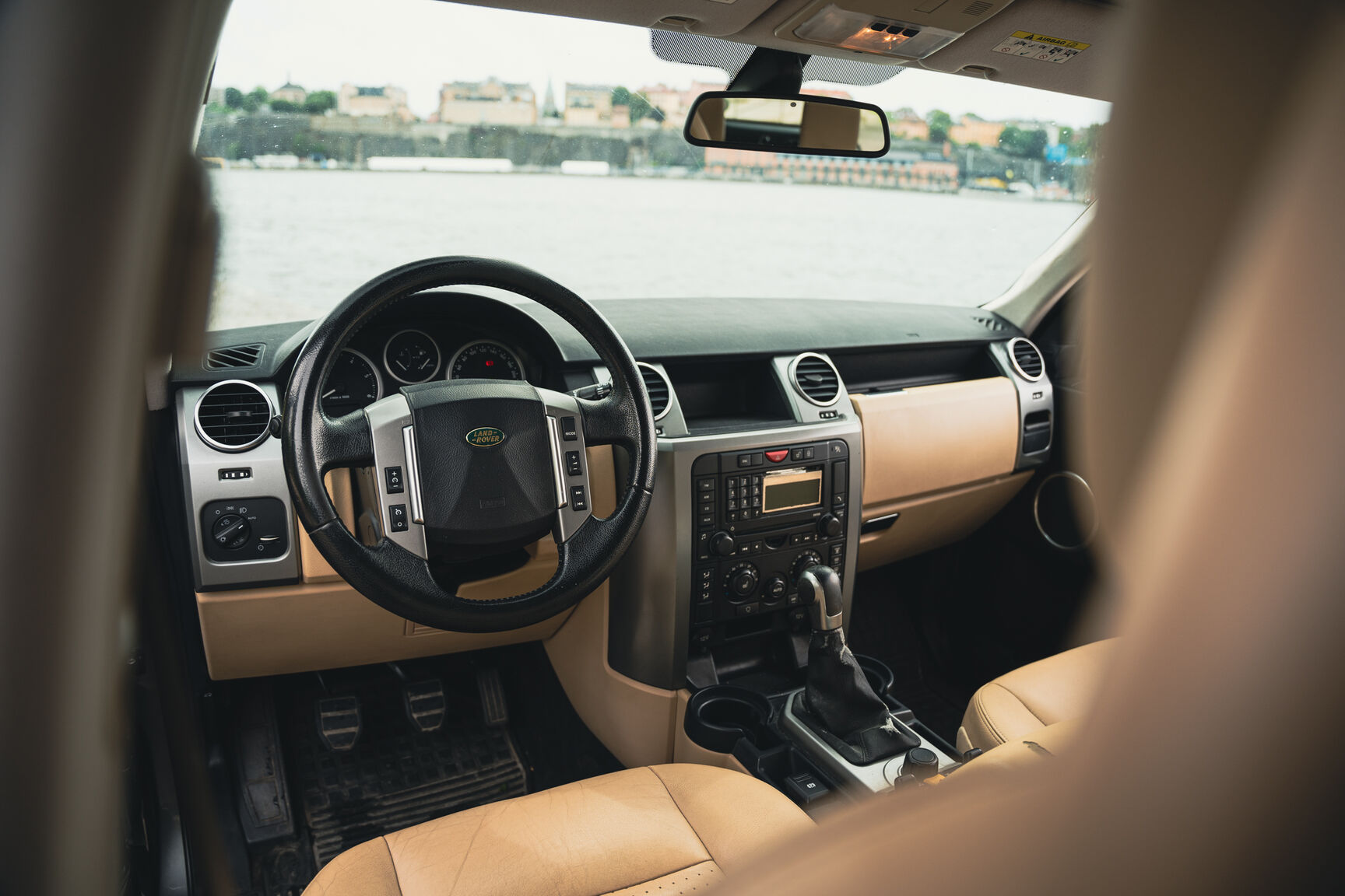 Interiörbild 2008 Land Rover Discovery TDV6 SE (19)