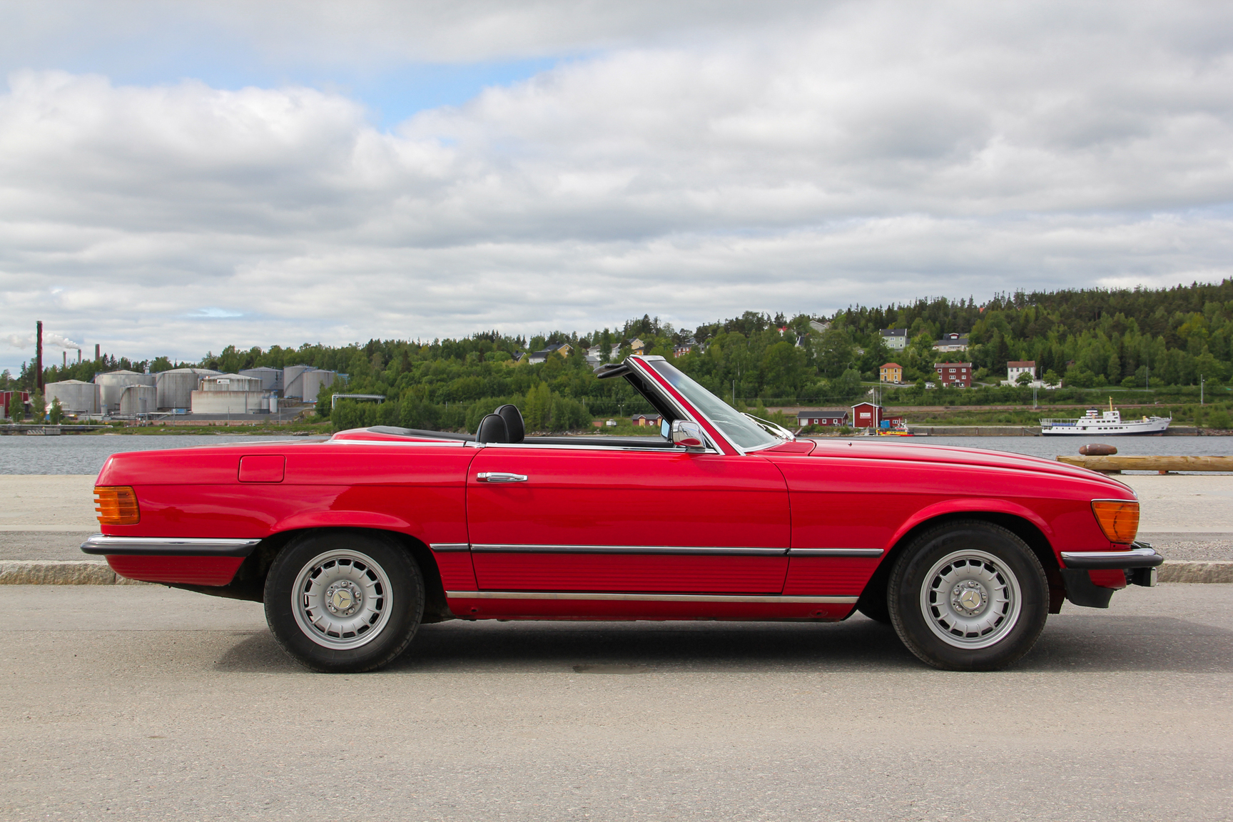Exterior image of 1975 Mercedes-Benz 280 SL (3)