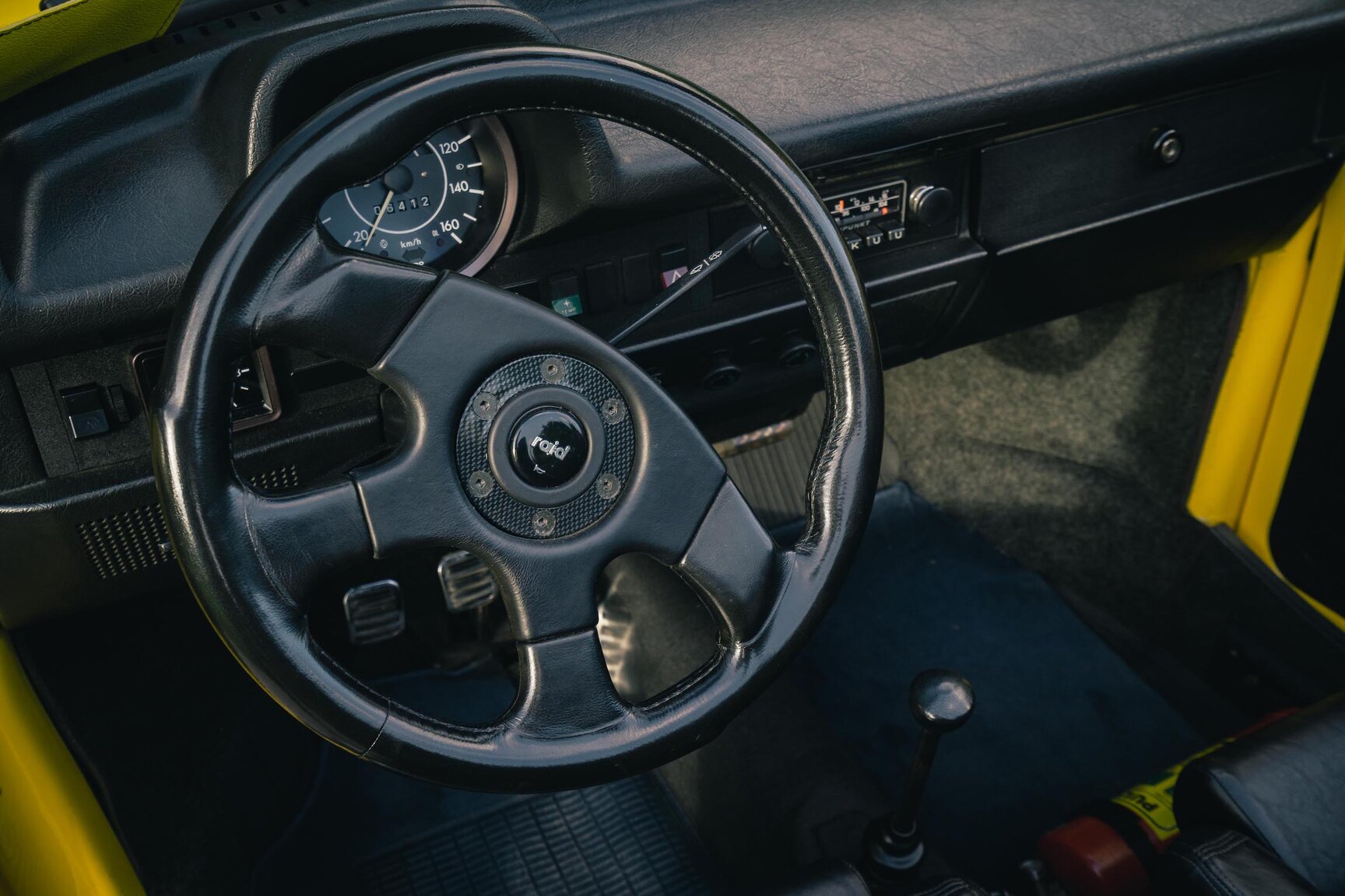 Interiörbild 1973 Volkswagen Bubbla Karmann 1303 LS (3)