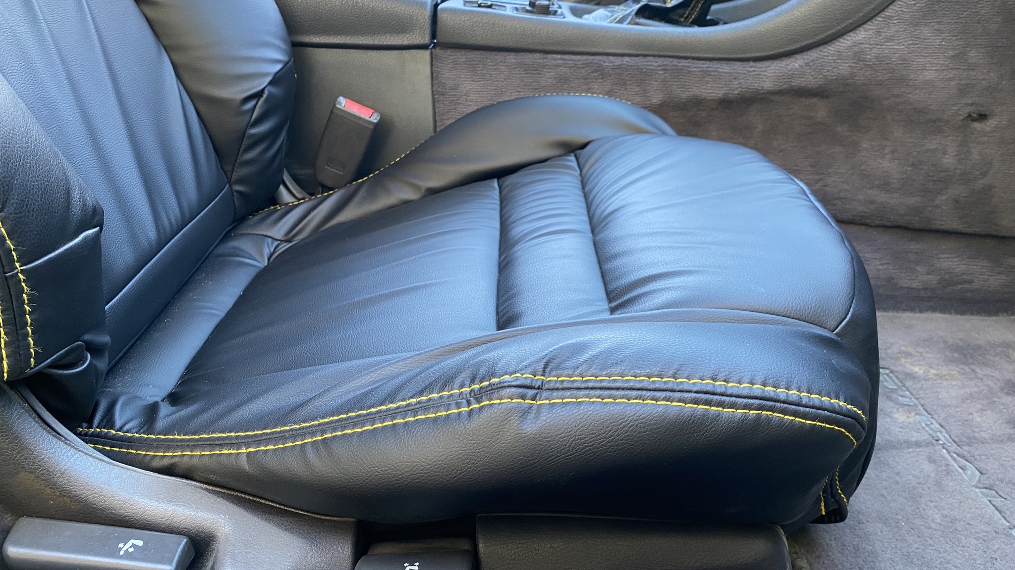 Interior image of 1992 Dodge Stealth (22)