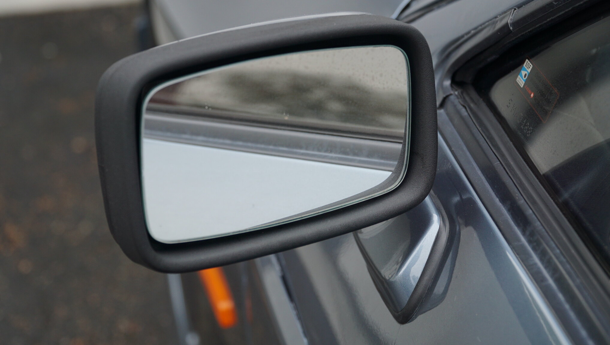 Exteriörbild på 1983 Porsche 928S (75)