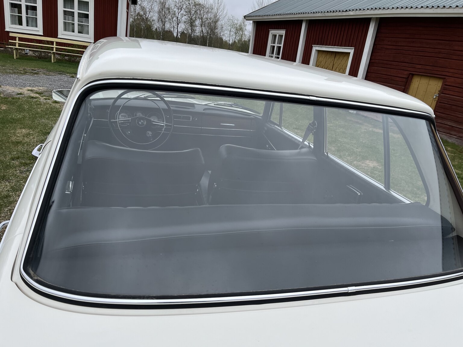 Exterior image of 1965 BMW 1800