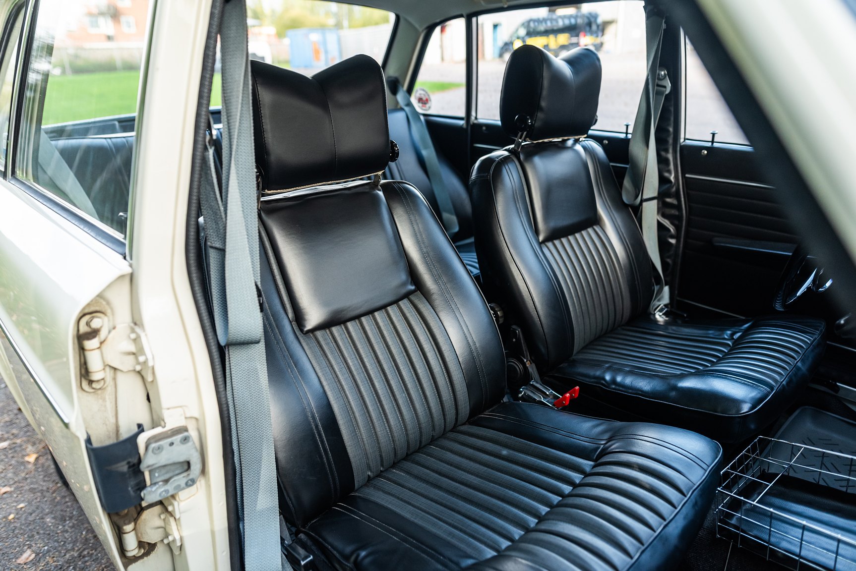 Interior image of 1967 Volvo 144 1.8 