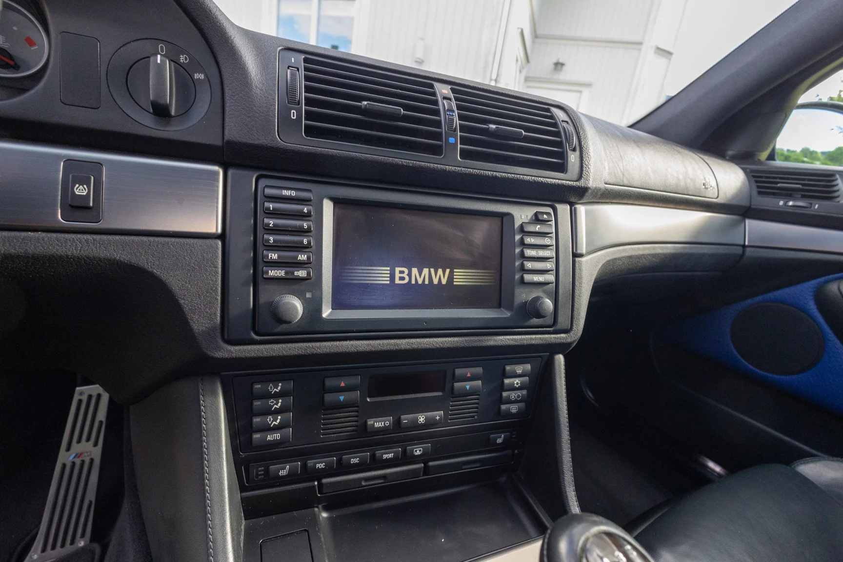 Innenraumfoto von 2002 BMW M5 E39 (41)