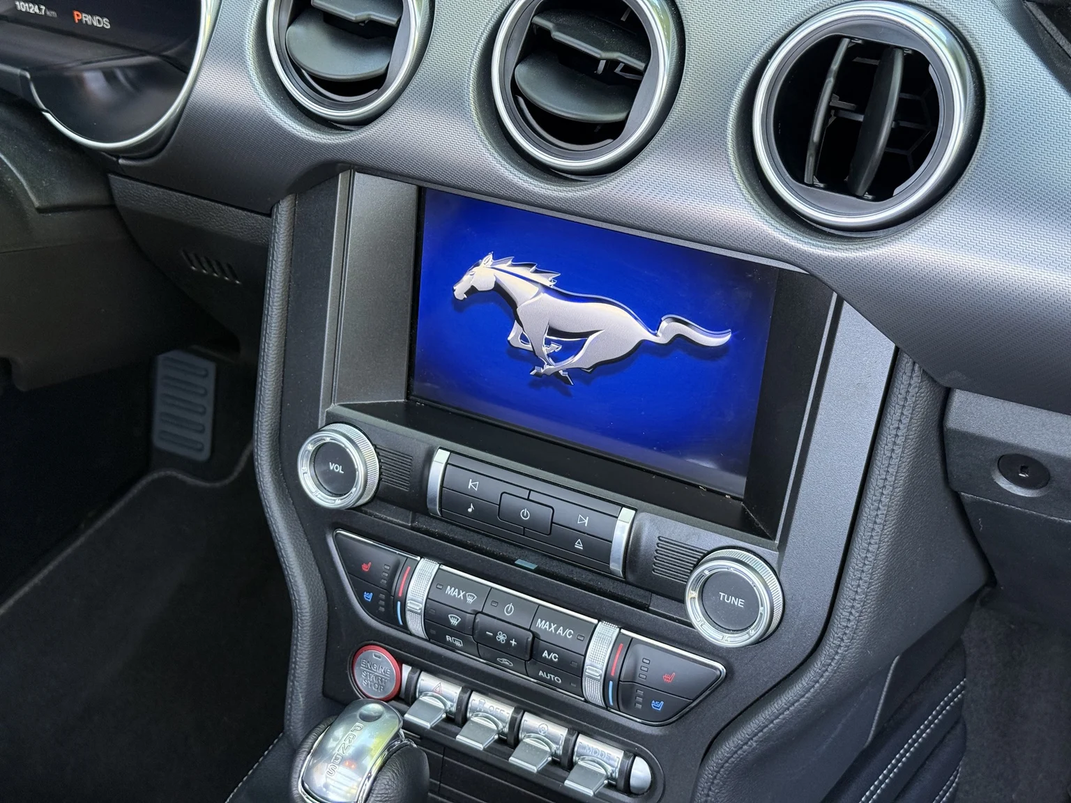 Interior image of 2021 Ford Mustang GT Cabriolet (32)