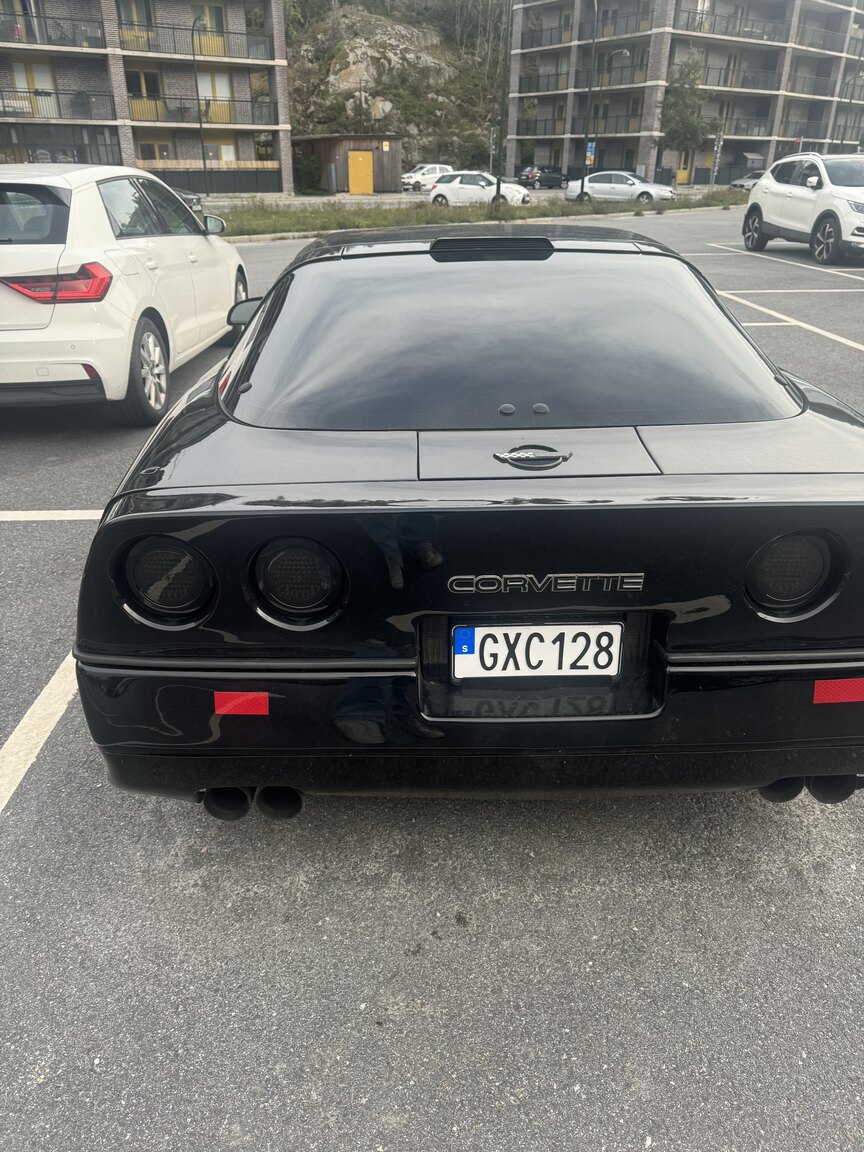 Exterior image of 1989 Chevrolet Corvette 