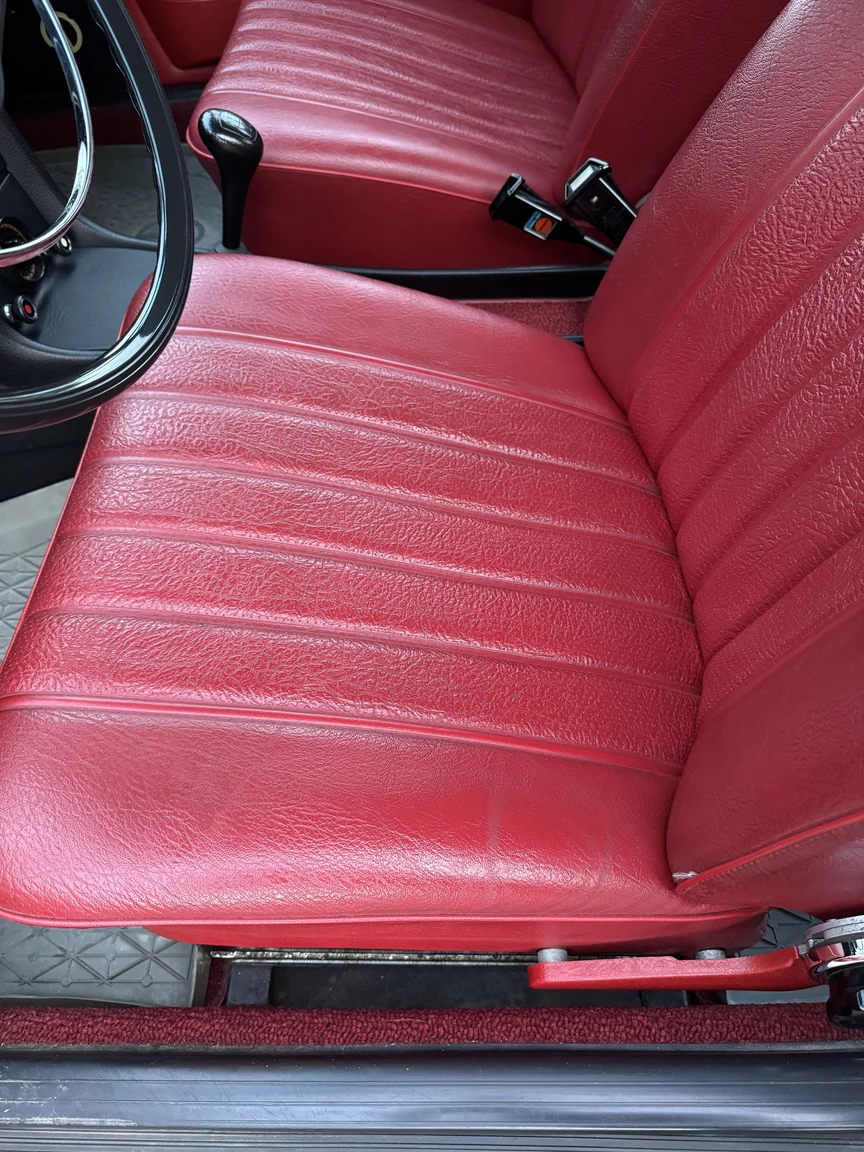 Innenraumfoto von 1972 Mercedes-Benz 200 (10)