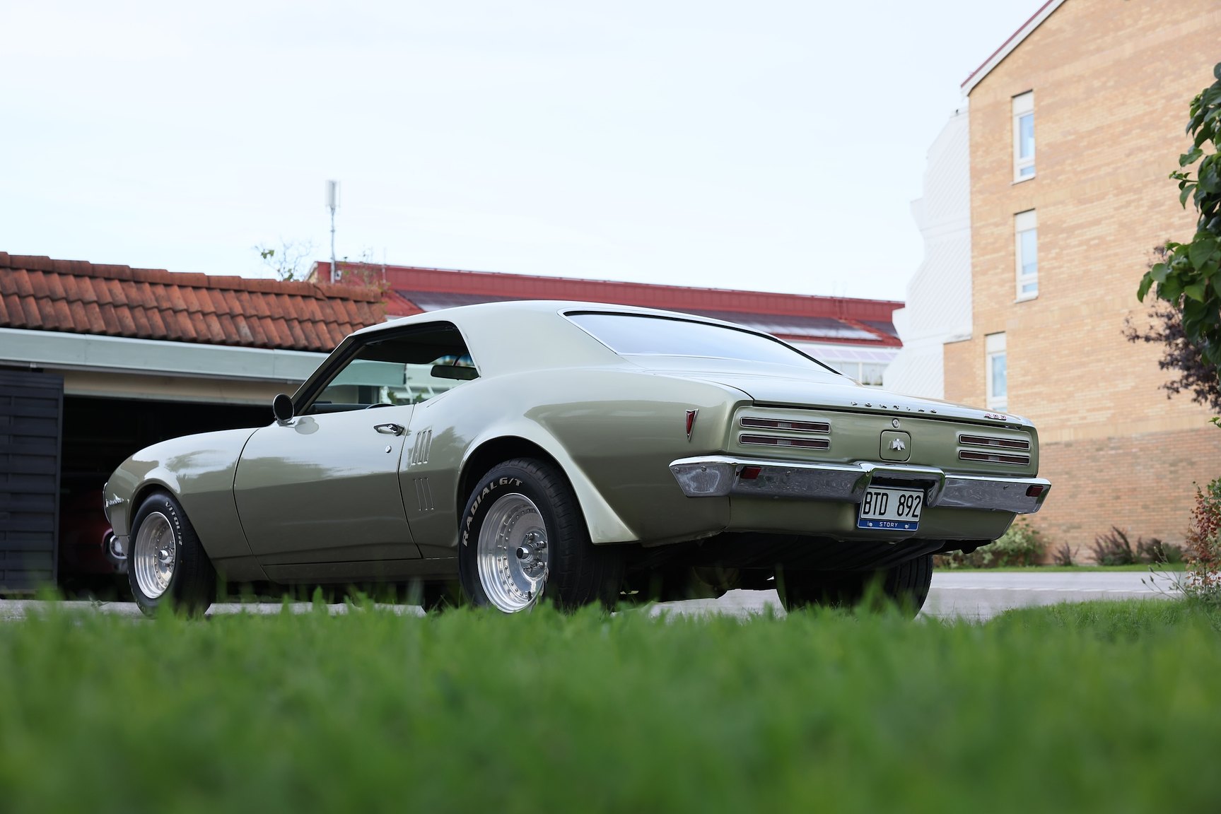 Exterior image of 1968 Pontiac Firebird 400 Ram Air