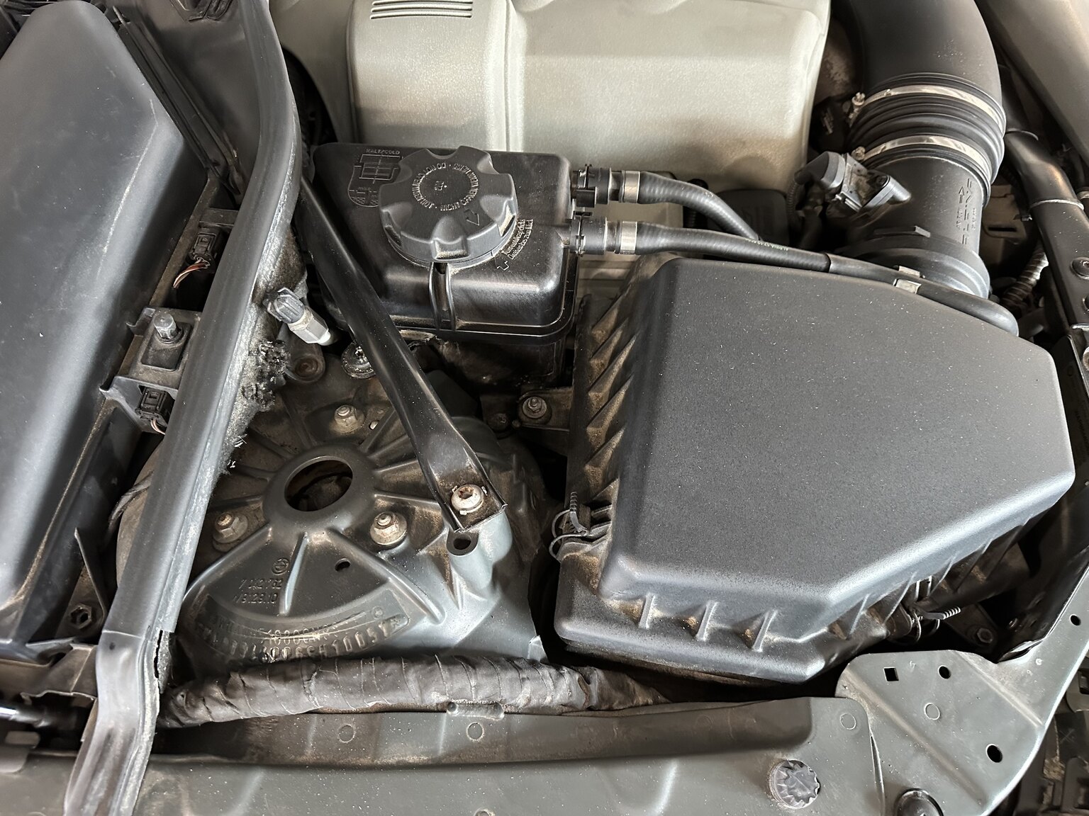 Image of 2006 ALPINA B5 Touring mechanics