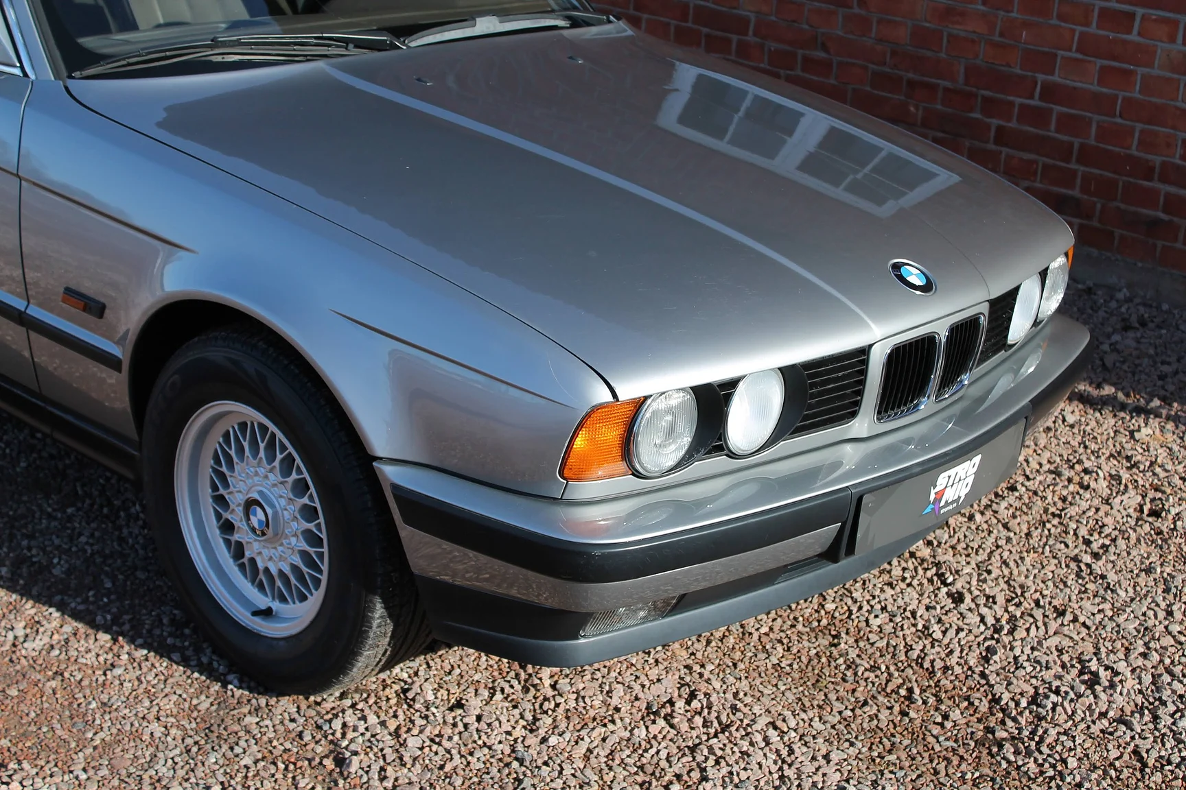 Exterior image of 1988 BMW 535i - NO RESERVE (8)