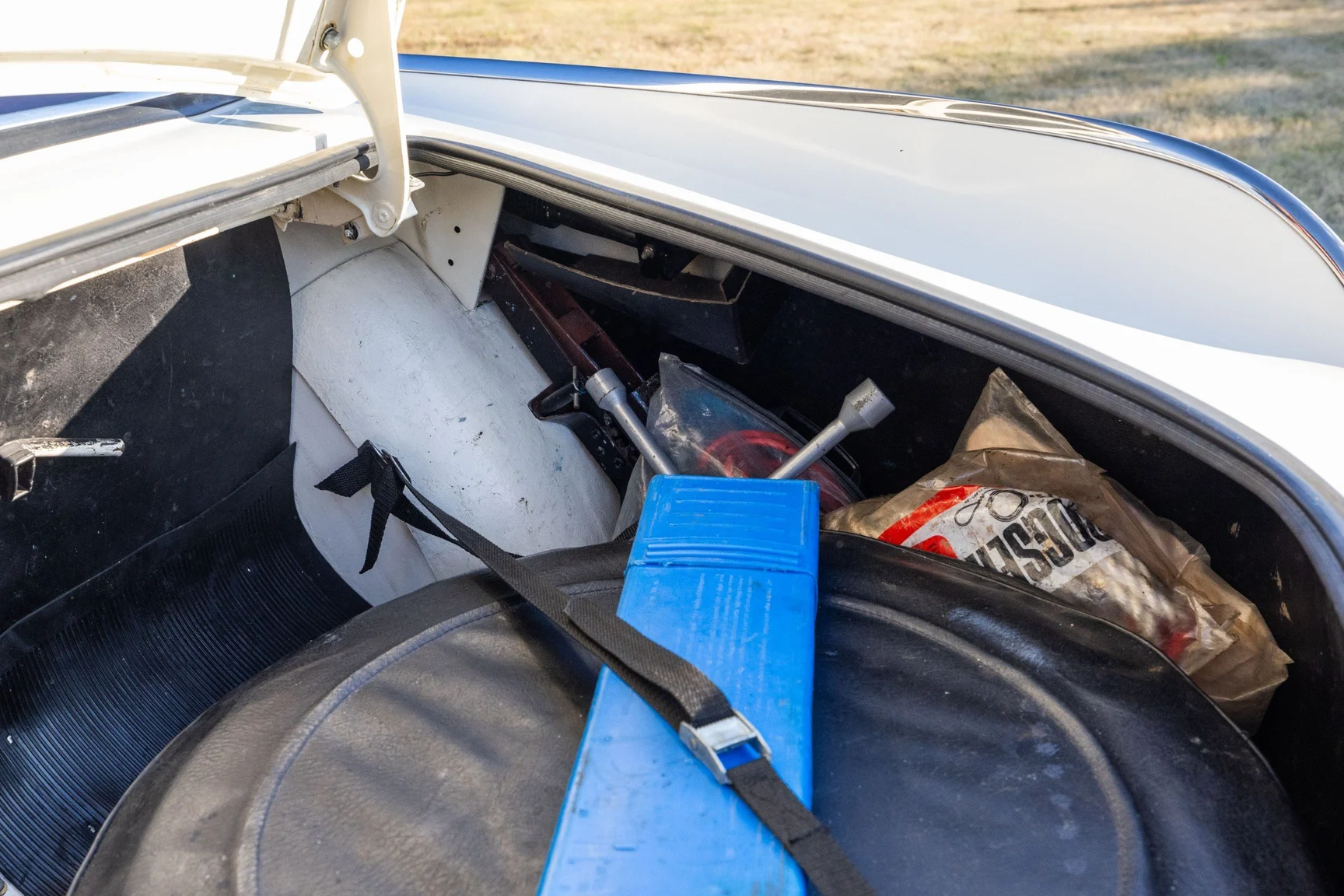 Interior image of 1970 Volvo 1800E (29)