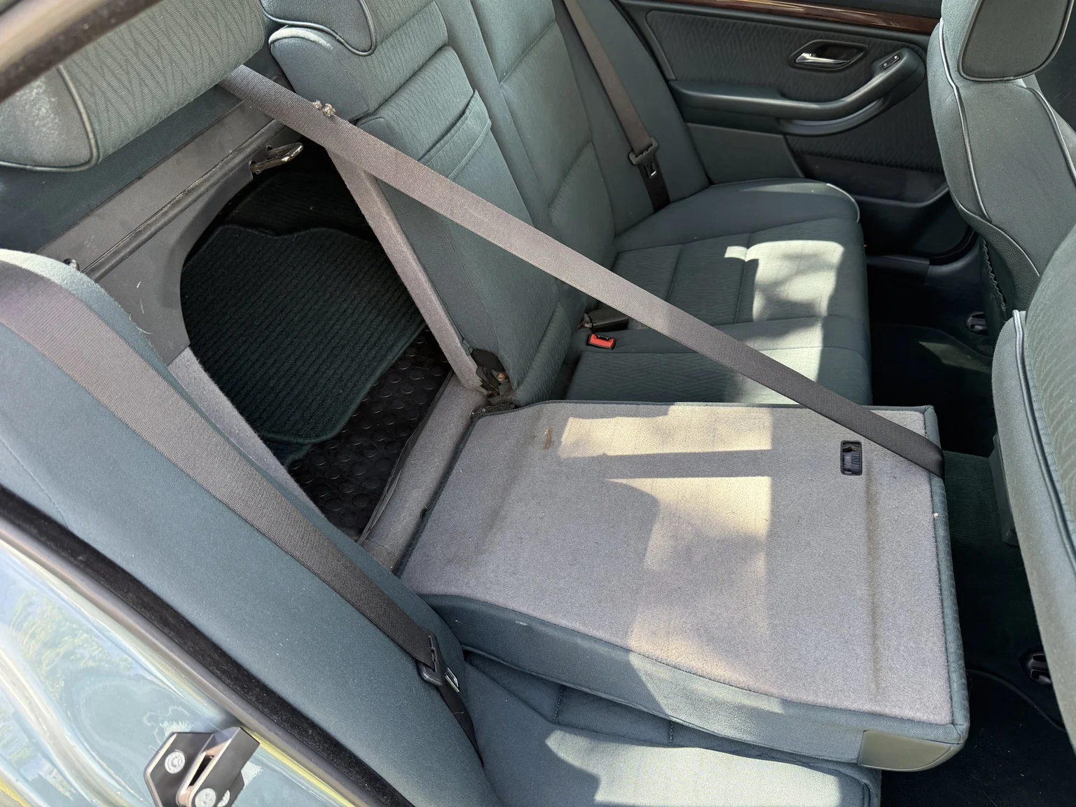 Interior image of 2003 BMW 525d Sedan (85)