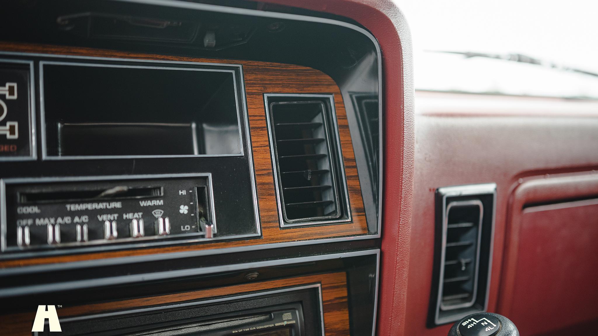 Interior image of 1986 Dodge Ramcharger