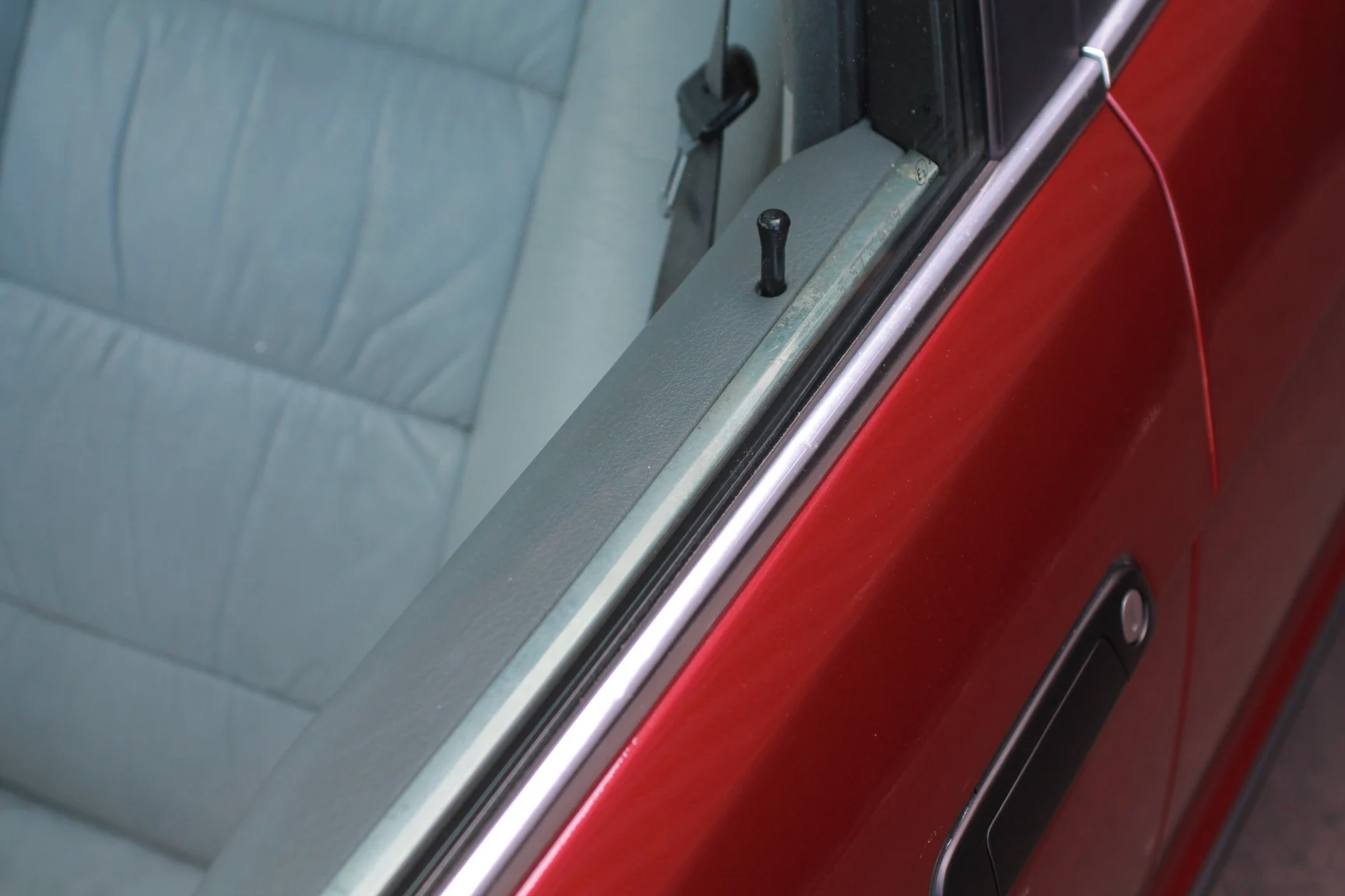 Exterior image of 1993 BMW 540i Sedan (105)