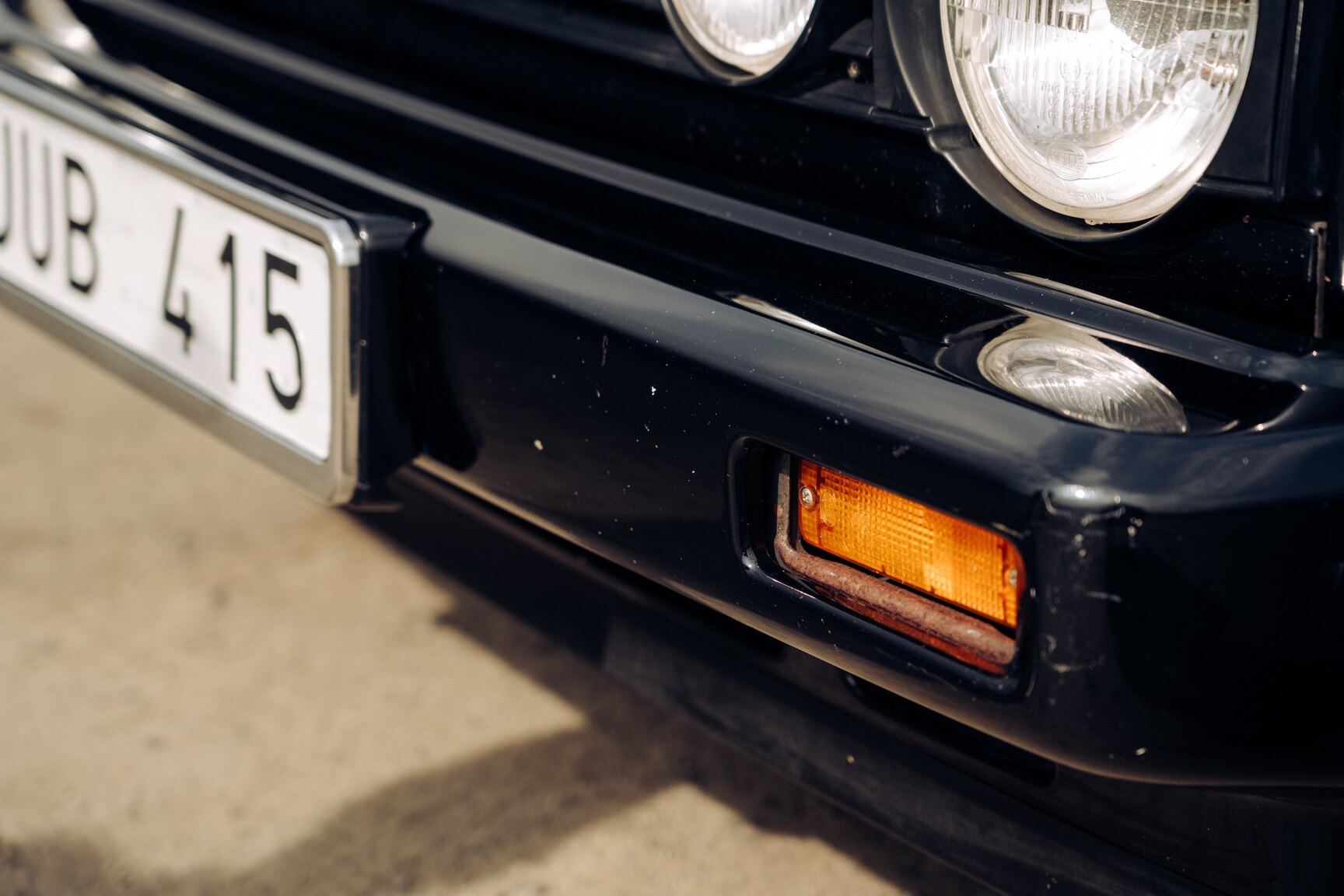 Exterior image of 1991 VW Golf Cabriolet "Etienne Aigner Edition"