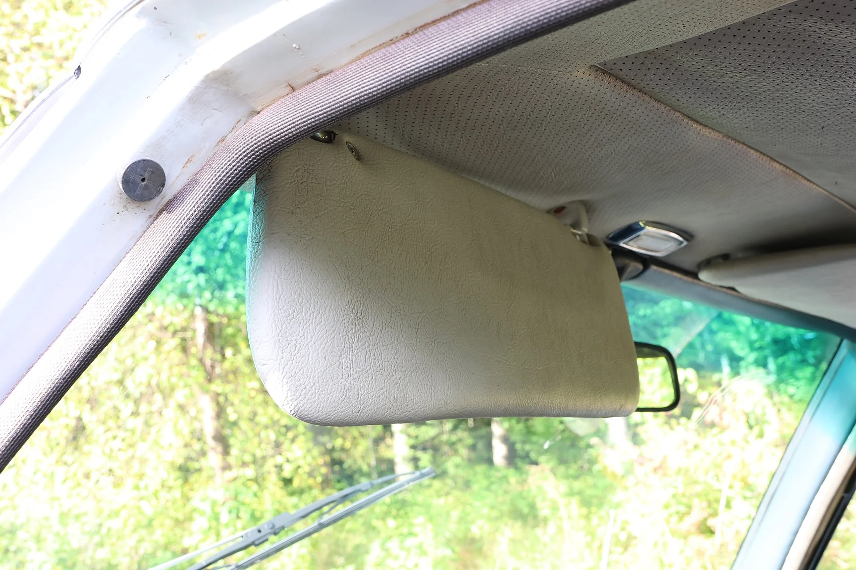 Interior image of 1972 Mercedes-Benz 280 SE 4.5  (13)